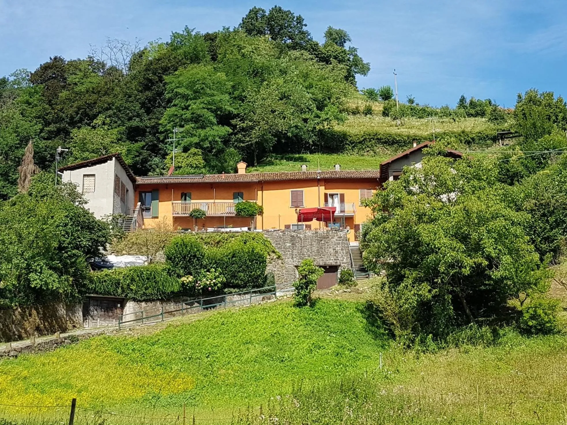 Facade/entrance in Dimora del Riccio