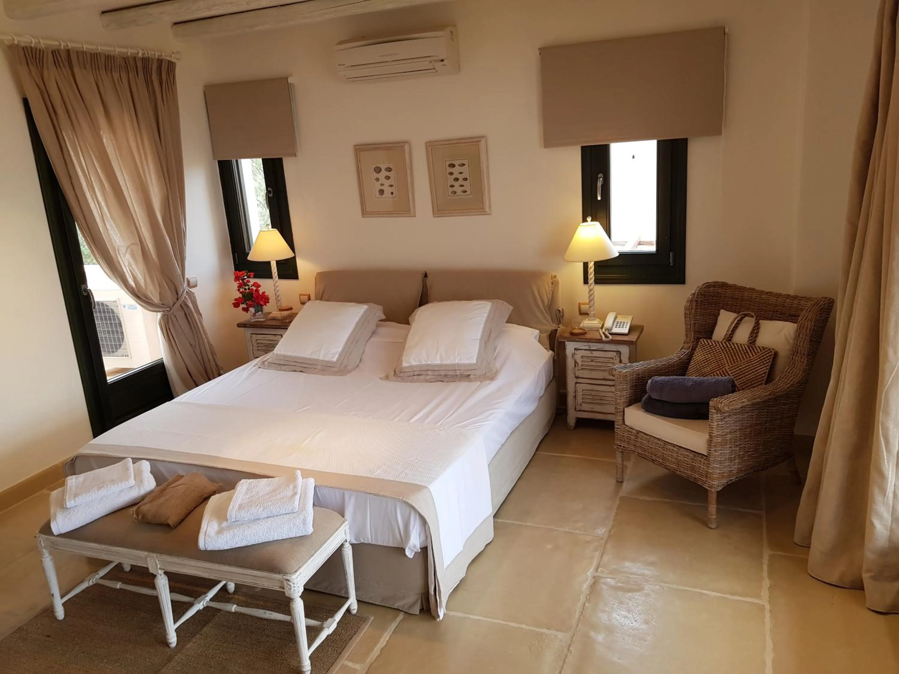 Bed in Therme Sea Luxury Lodge