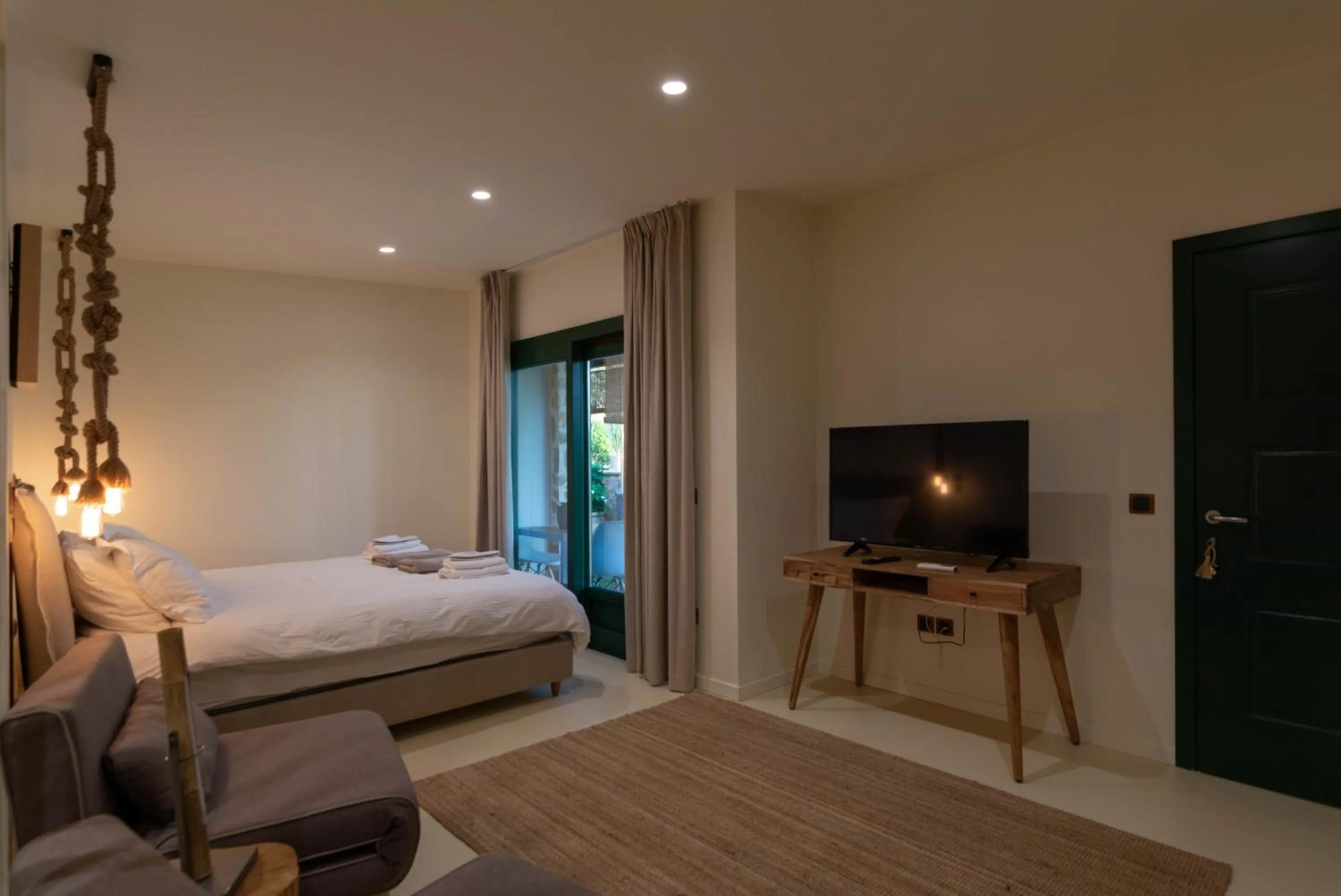 Photo of the whole room, Bed in Therme Sea Luxury Lodge