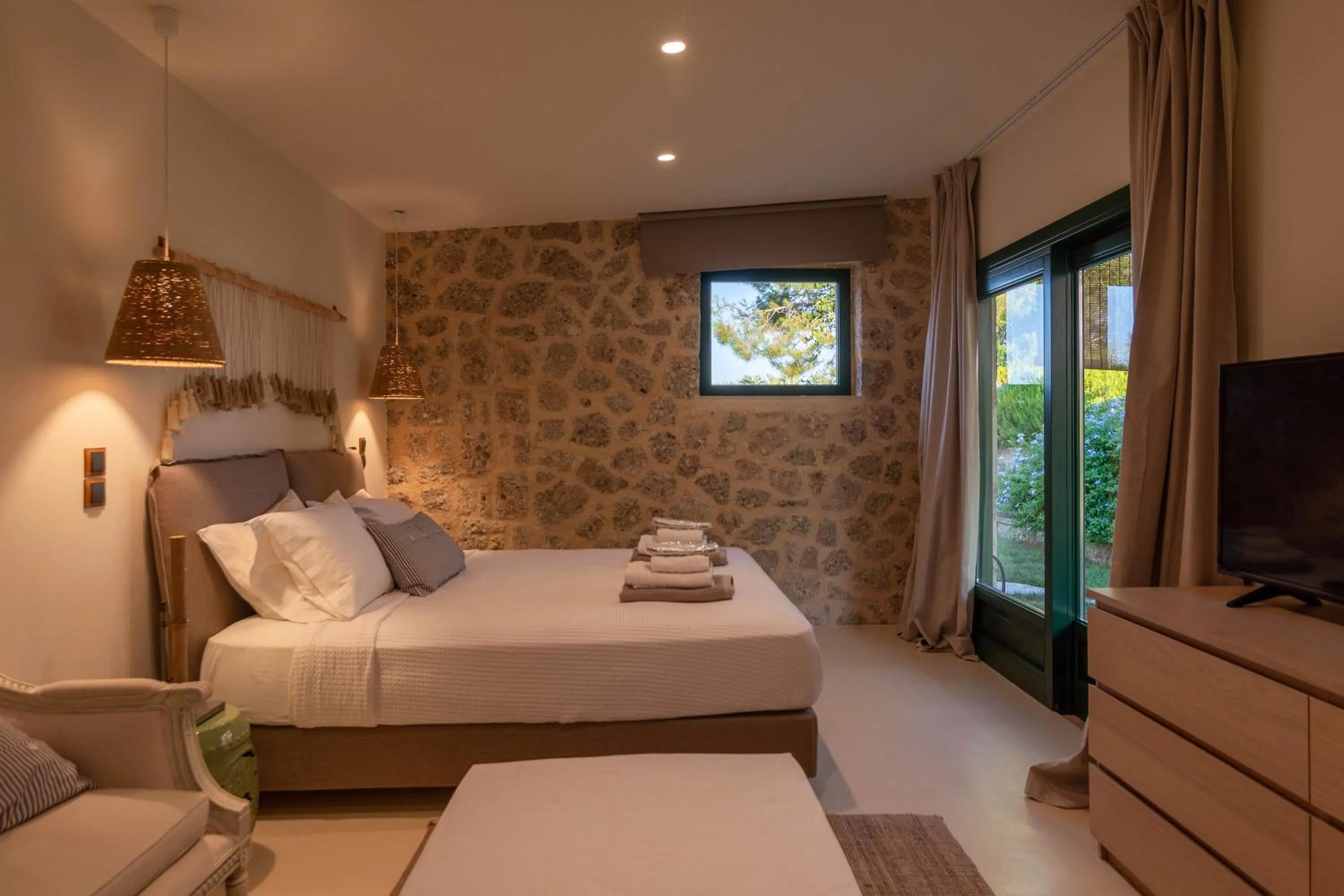 Bedroom, Bed in Therme Sea Luxury Lodge