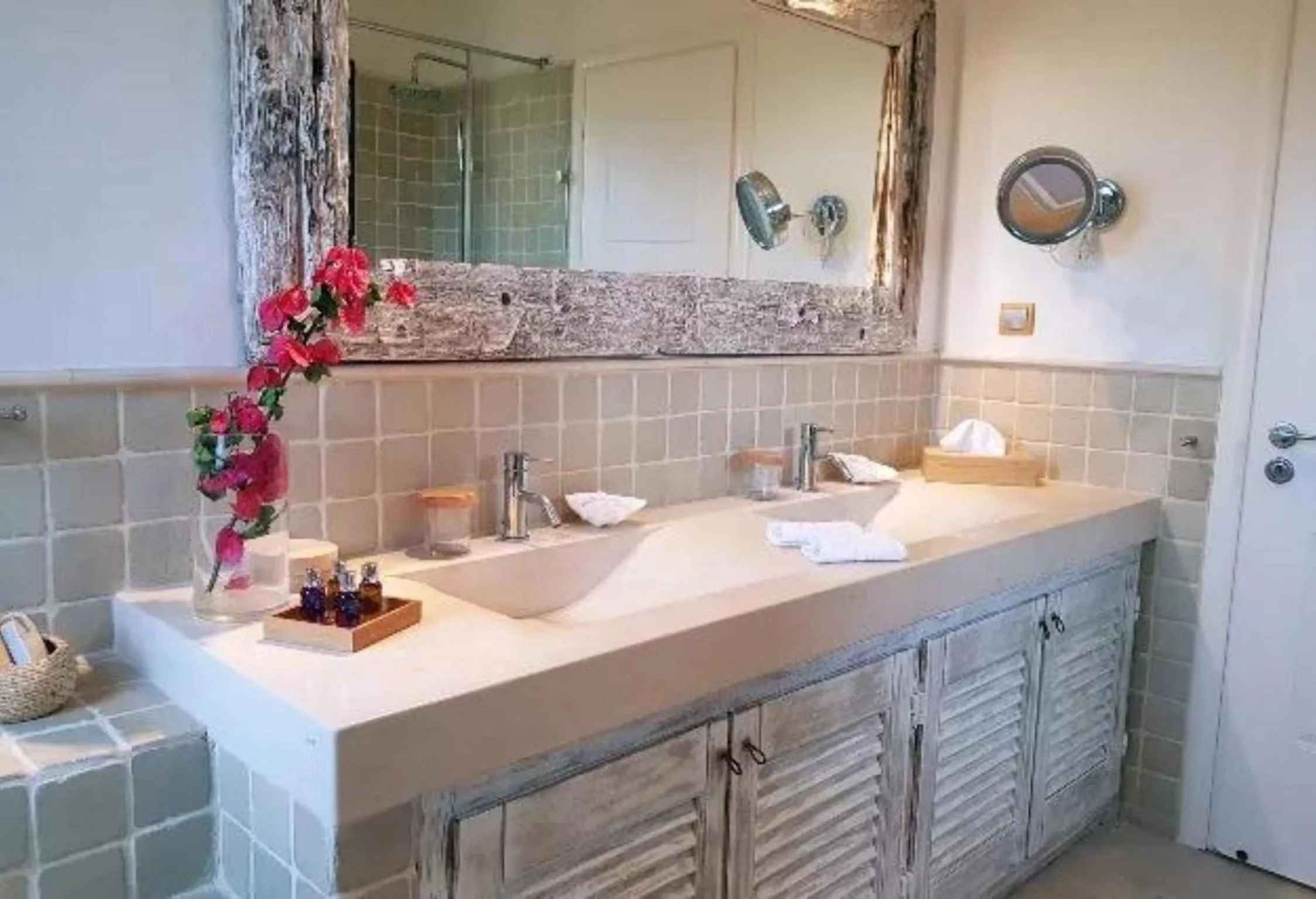 Bathroom in Therme Sea Luxury Lodge