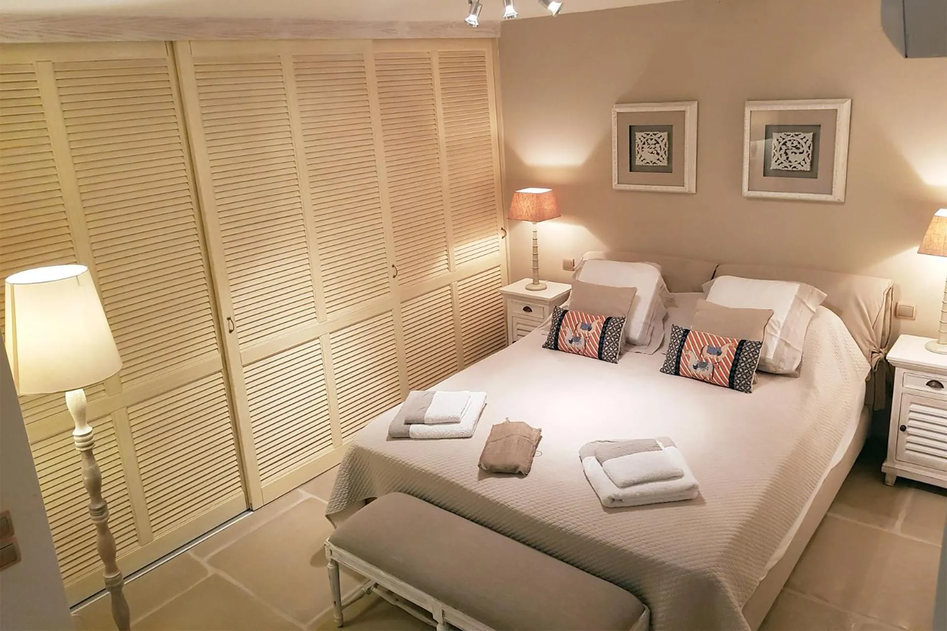 Bed in Therme Sea Luxury Lodge