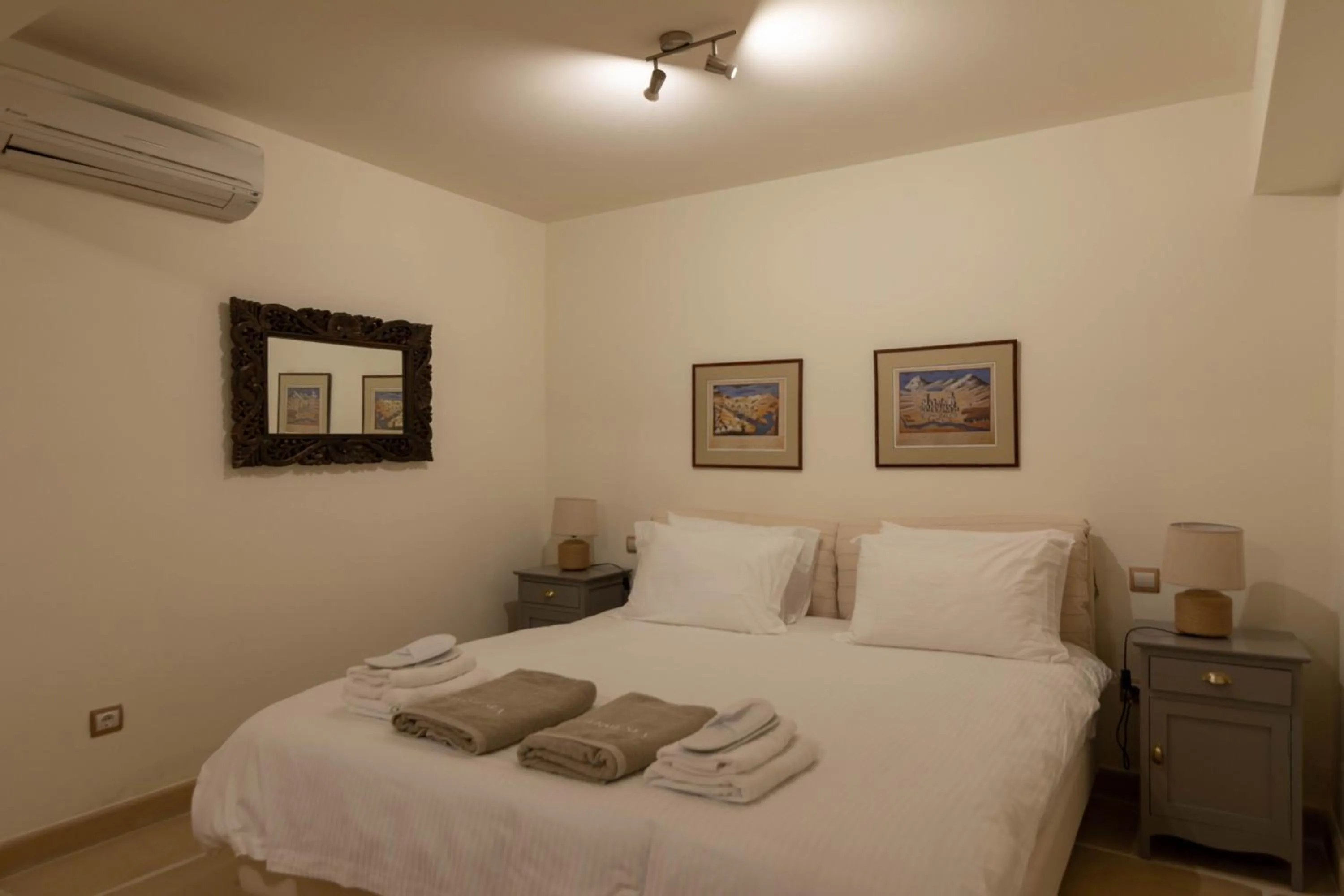 Bedroom, Bed in Therme Sea Luxury Lodge