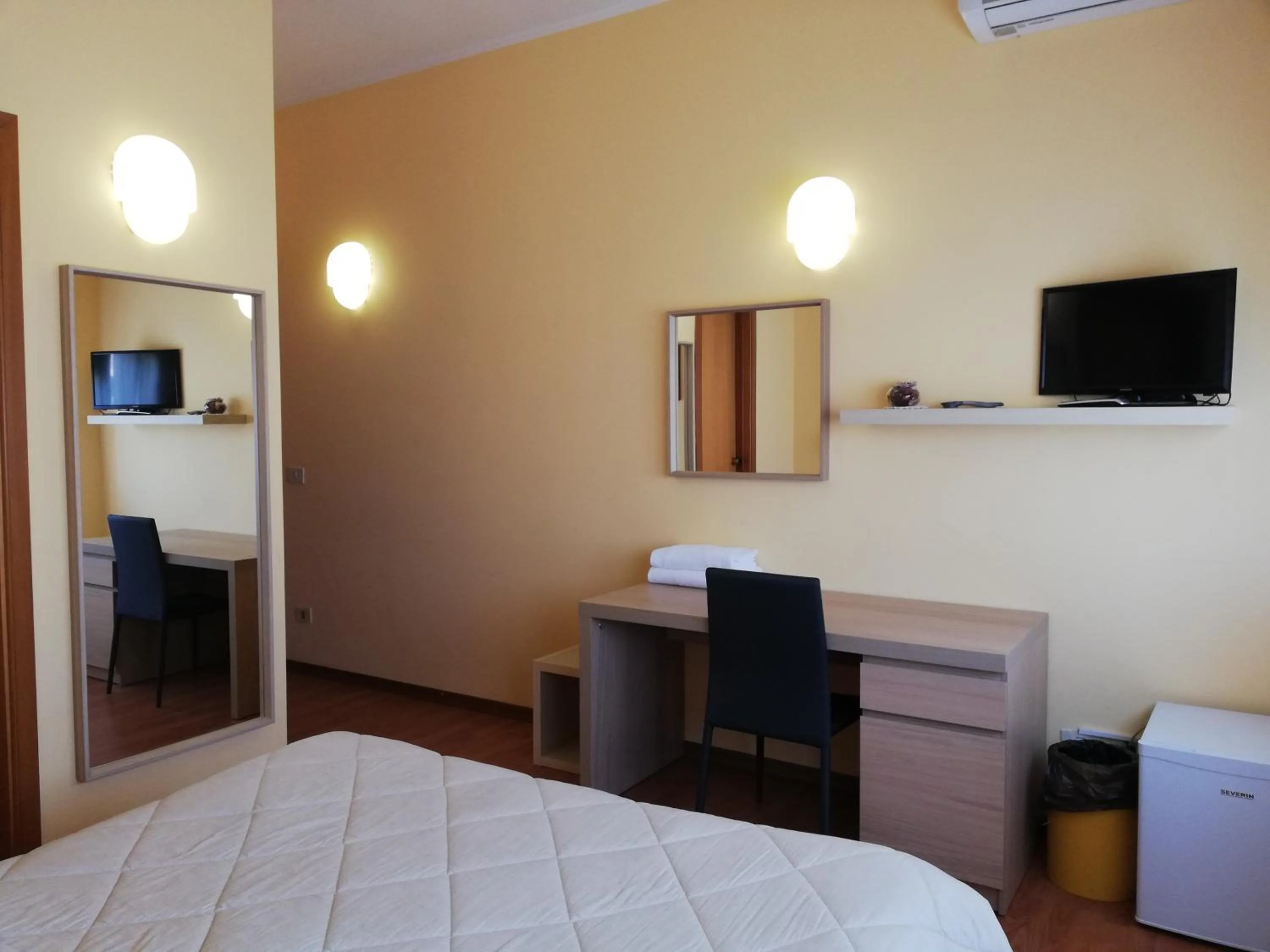Bedroom, Bed in Albergo Roma