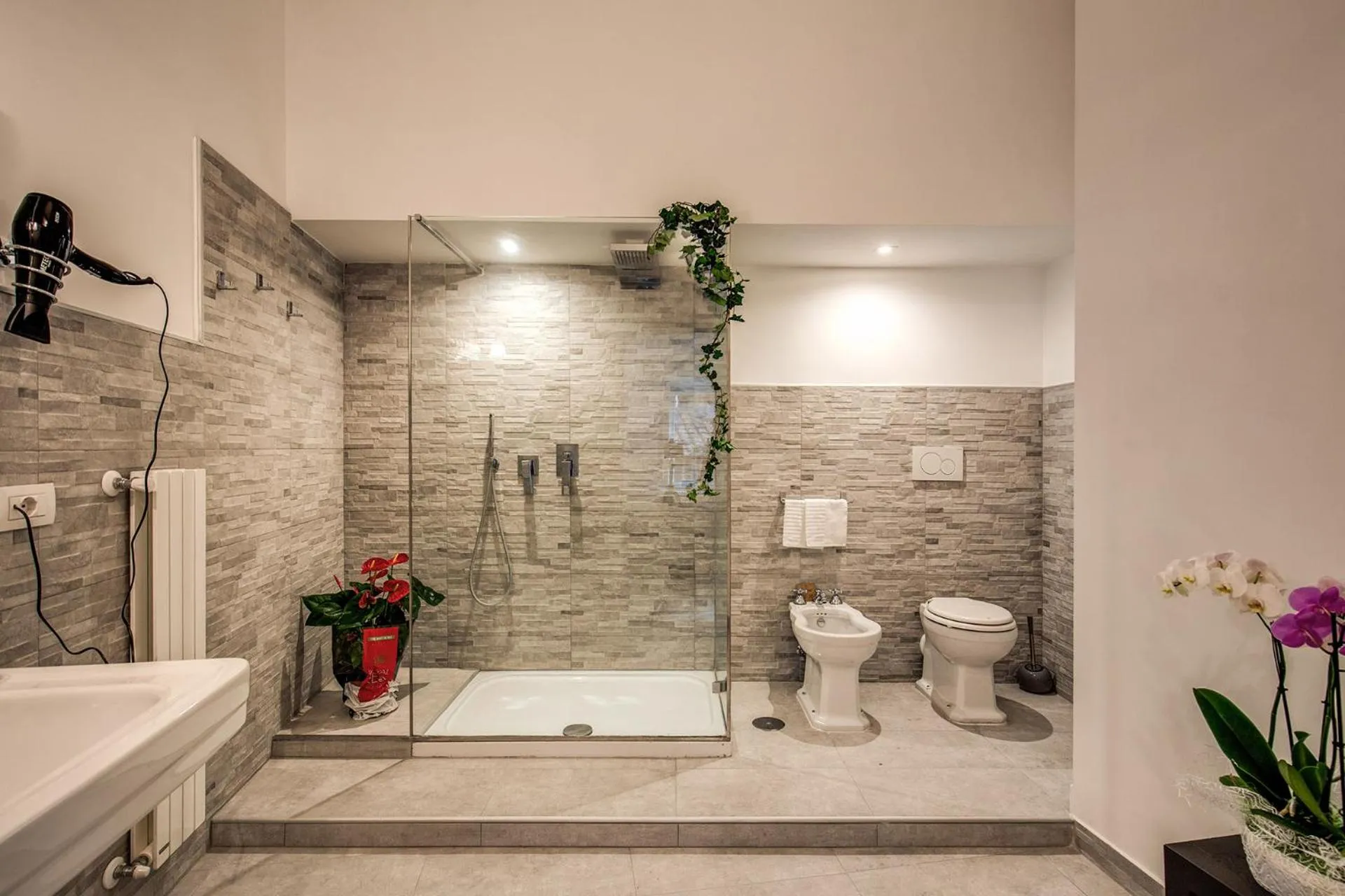 Shower in Feronia Guest house