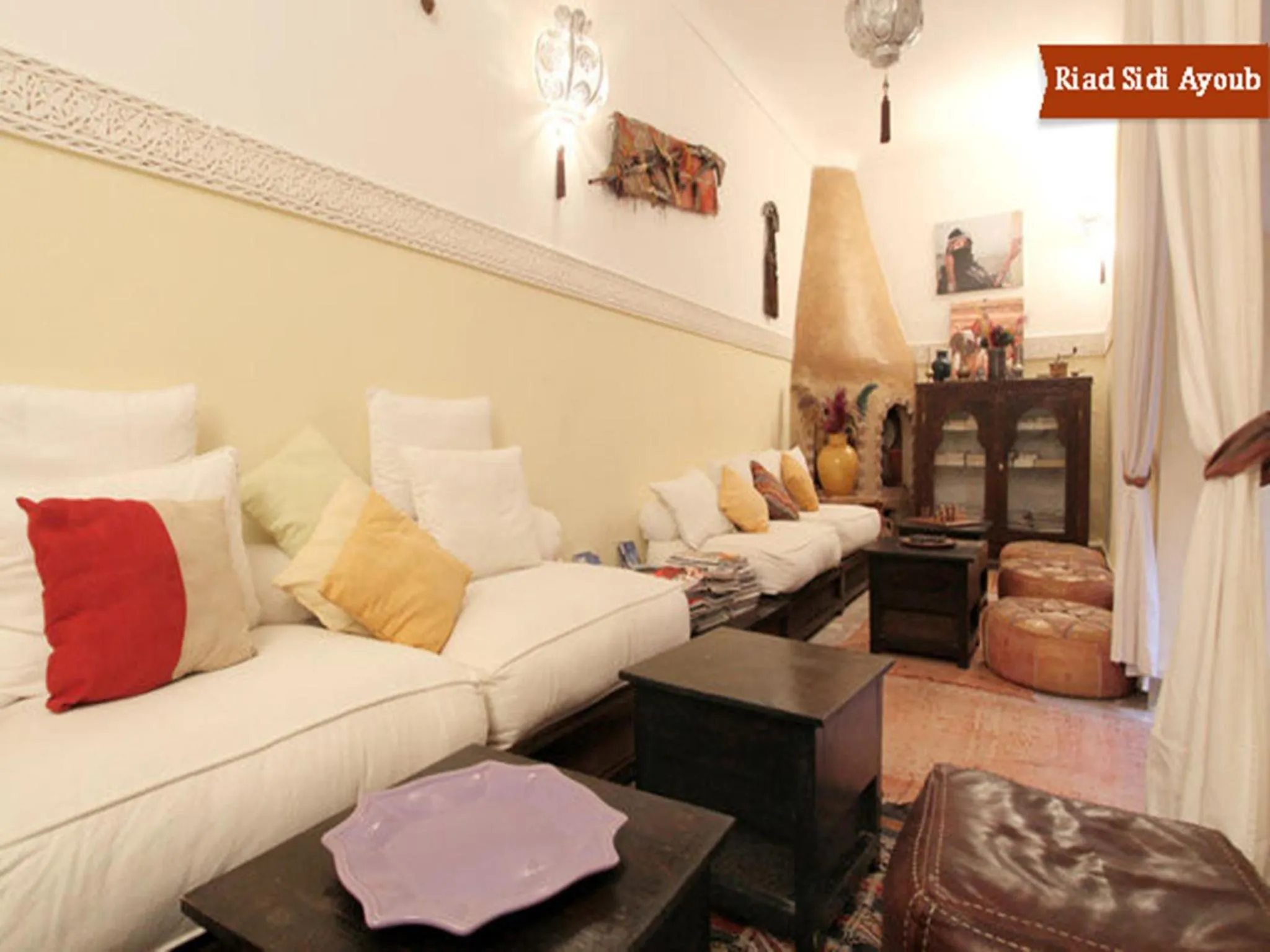 Living room, Bed in Riad Sidi Ayoub