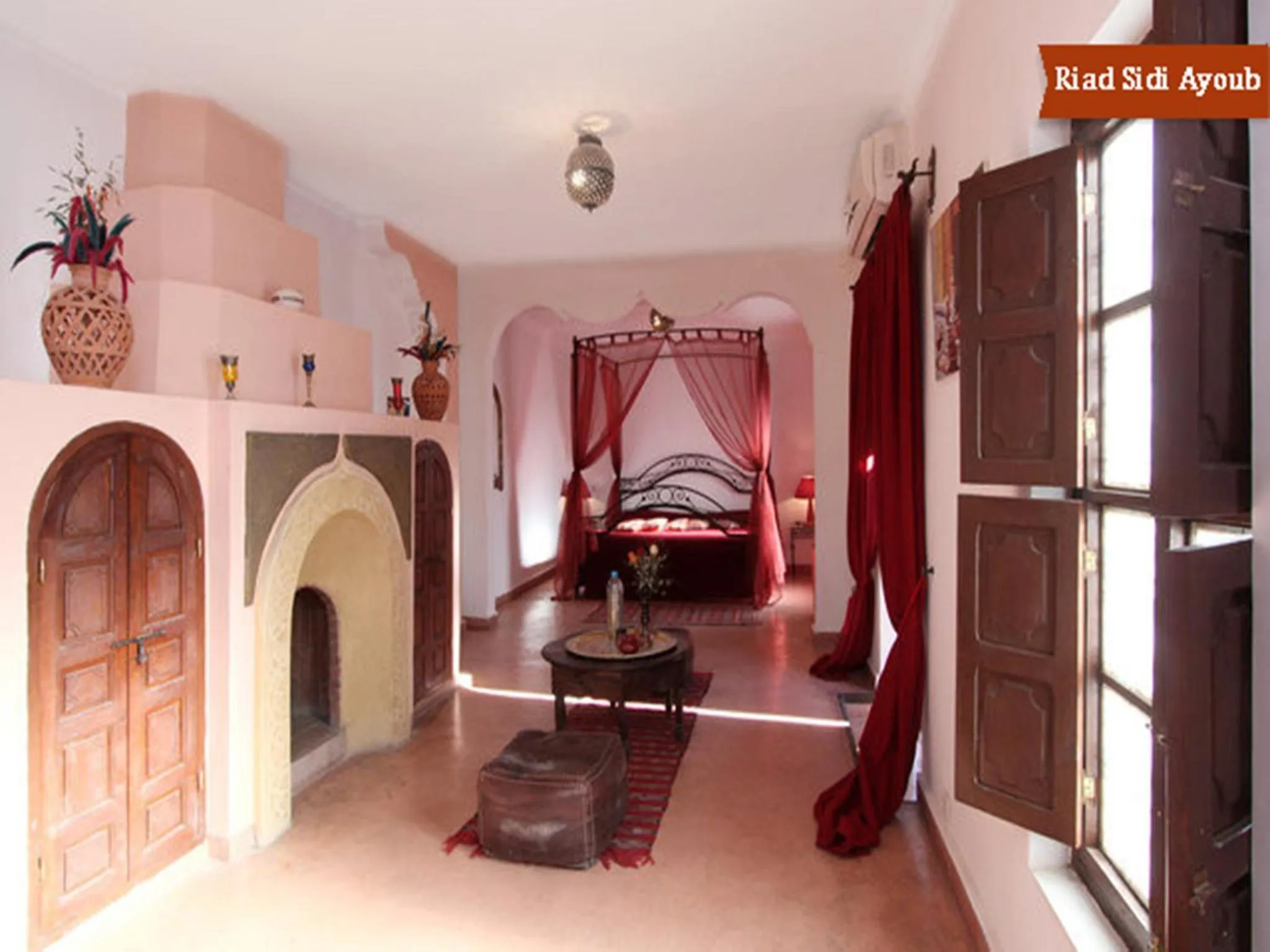 Photo of the whole room, Bed in Riad Sidi Ayoub