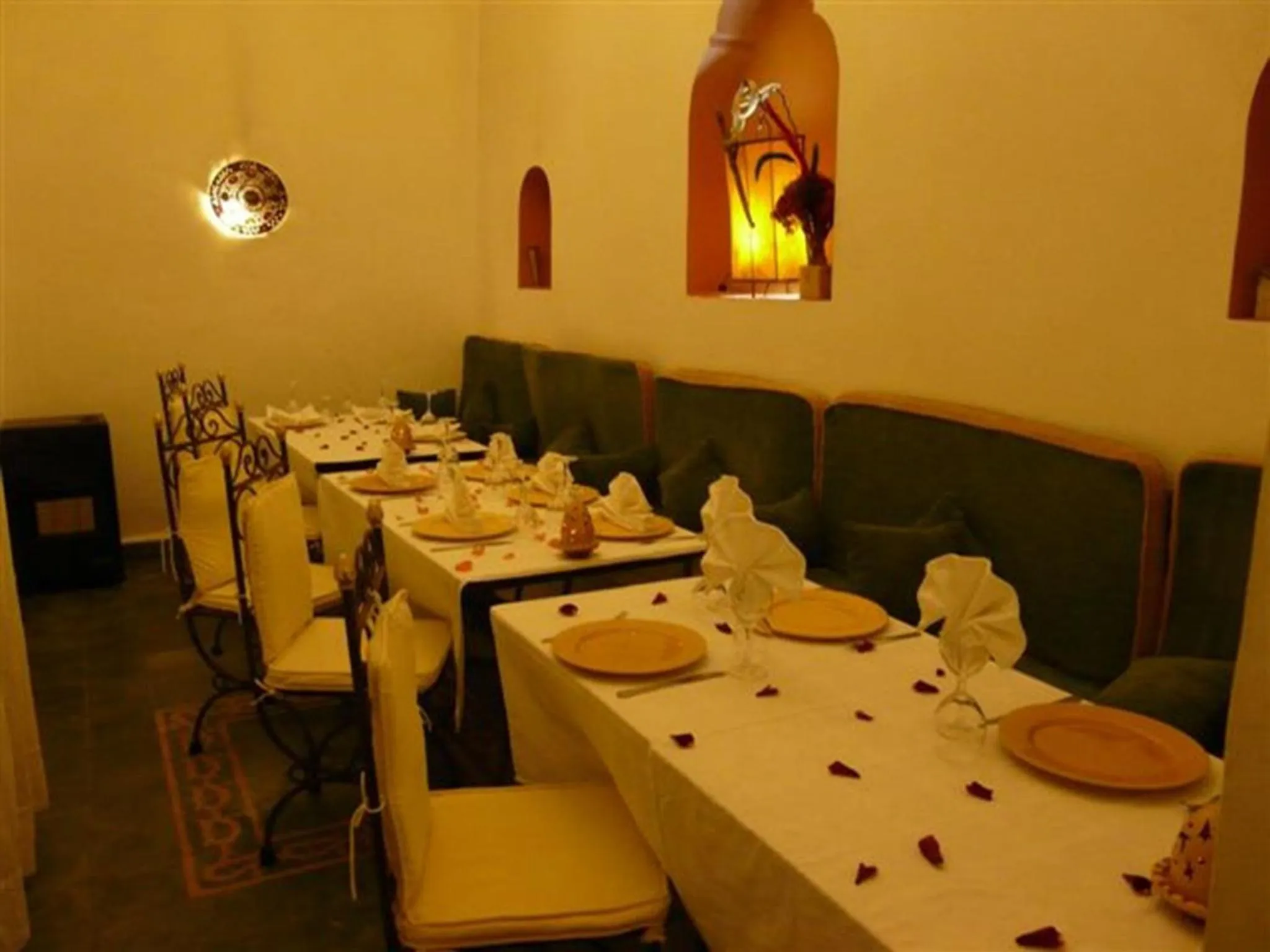 Restaurant/places to eat in Riad Sidi Ayoub