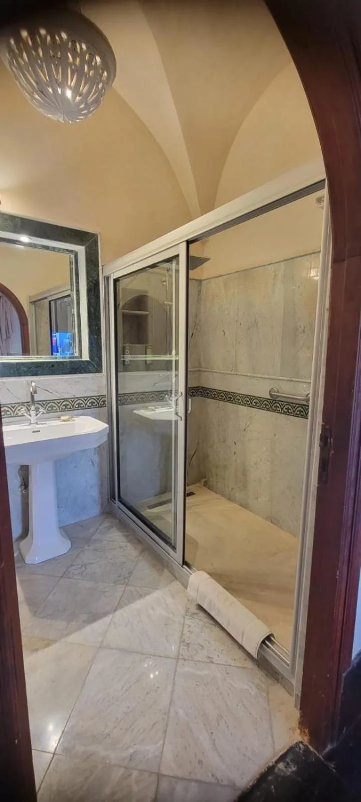Shower in Palais Dar Donab