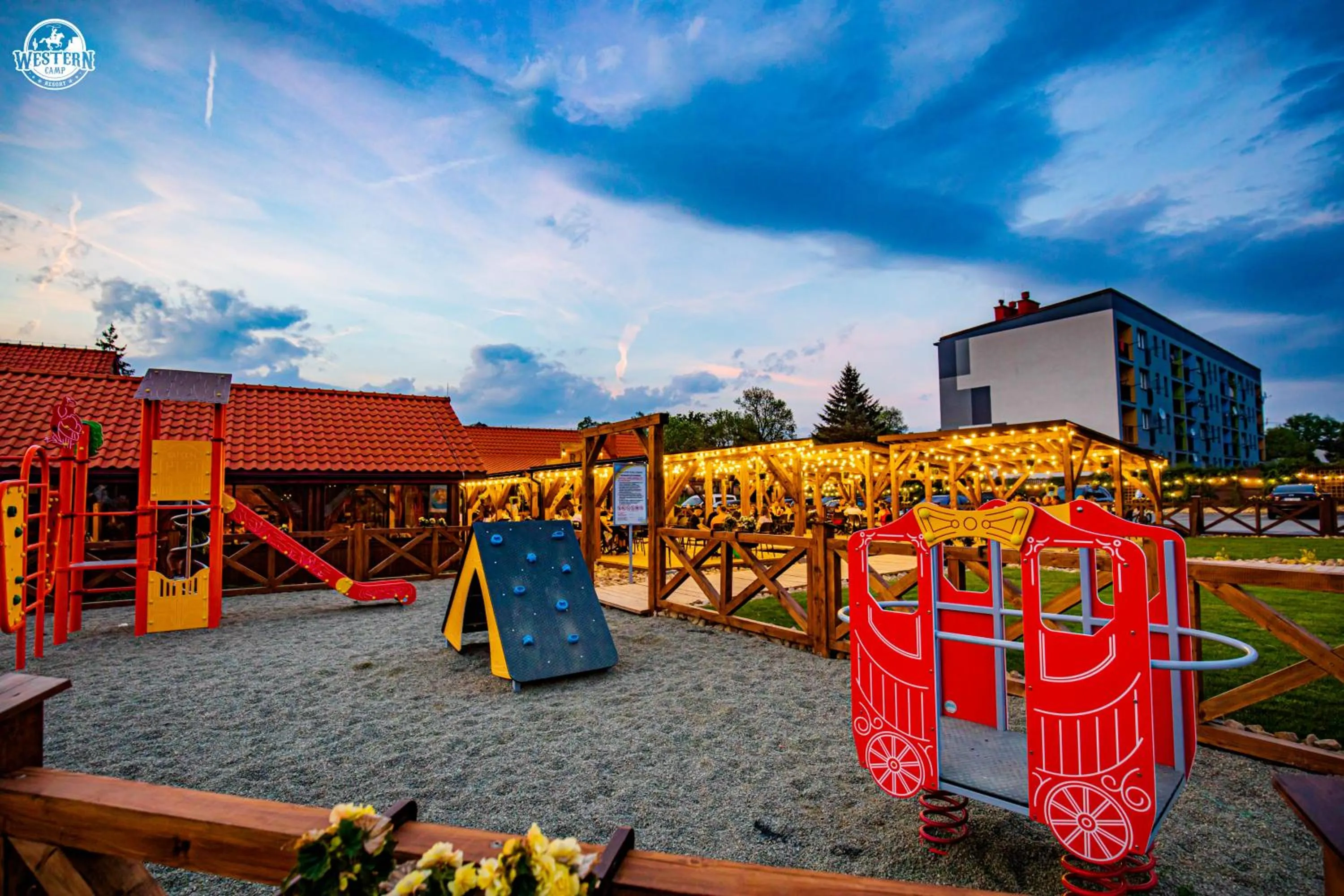 Restaurant/places to eat in Western Camp Resort