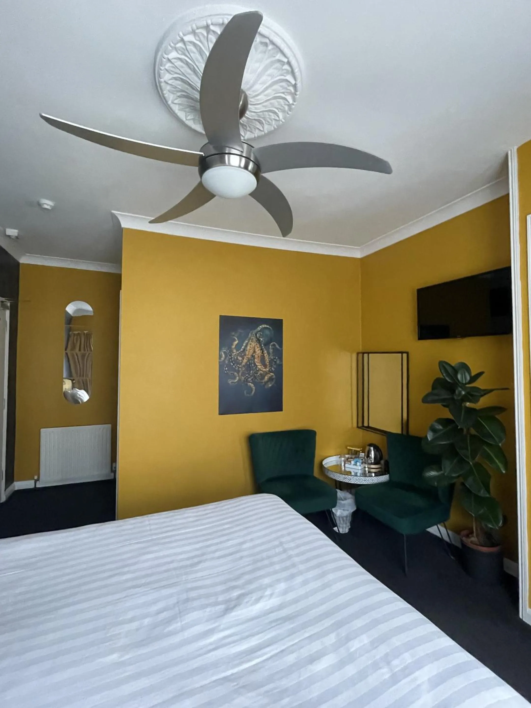 Bedroom in The Montana