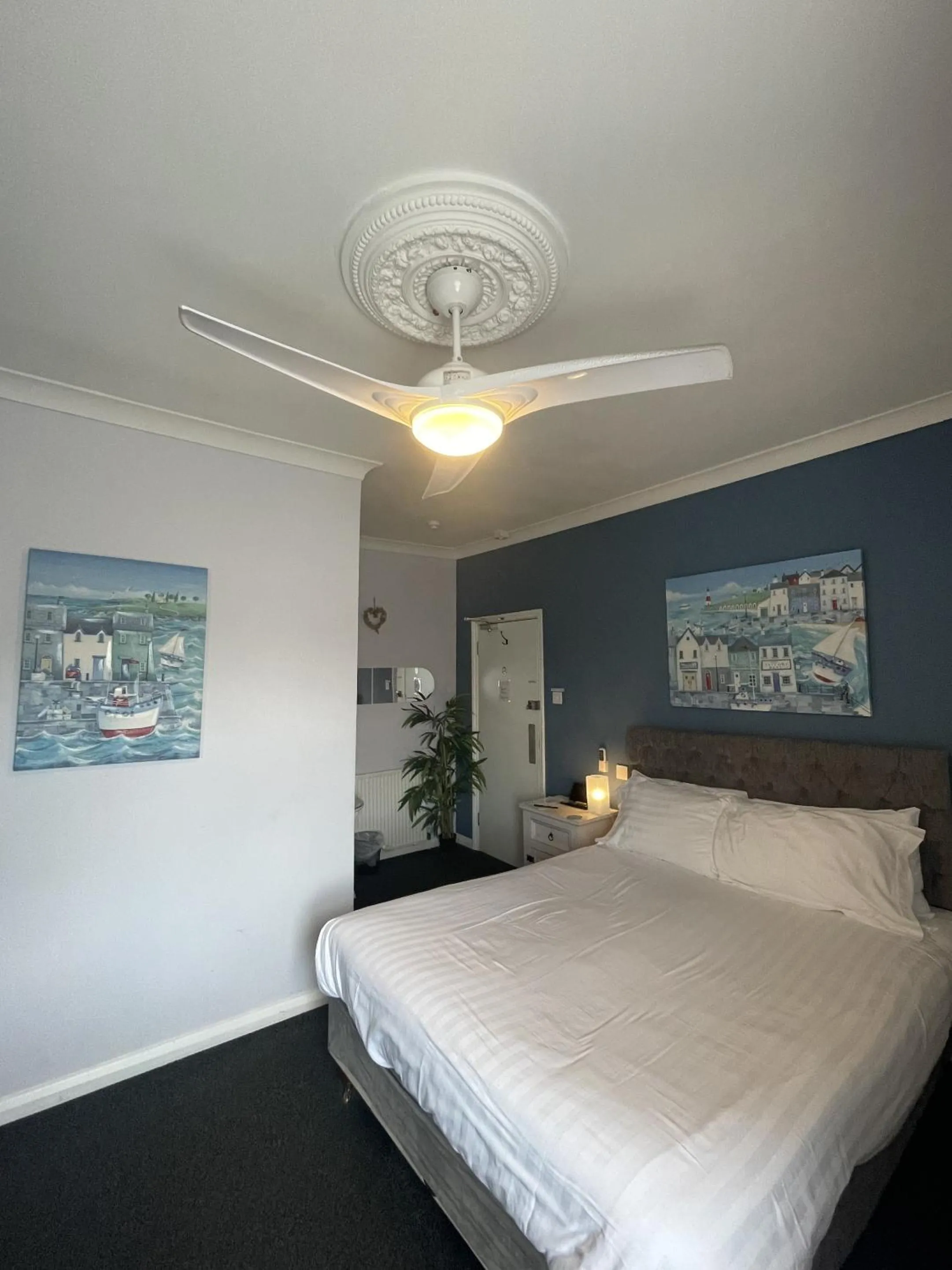 Bedroom in The Montana