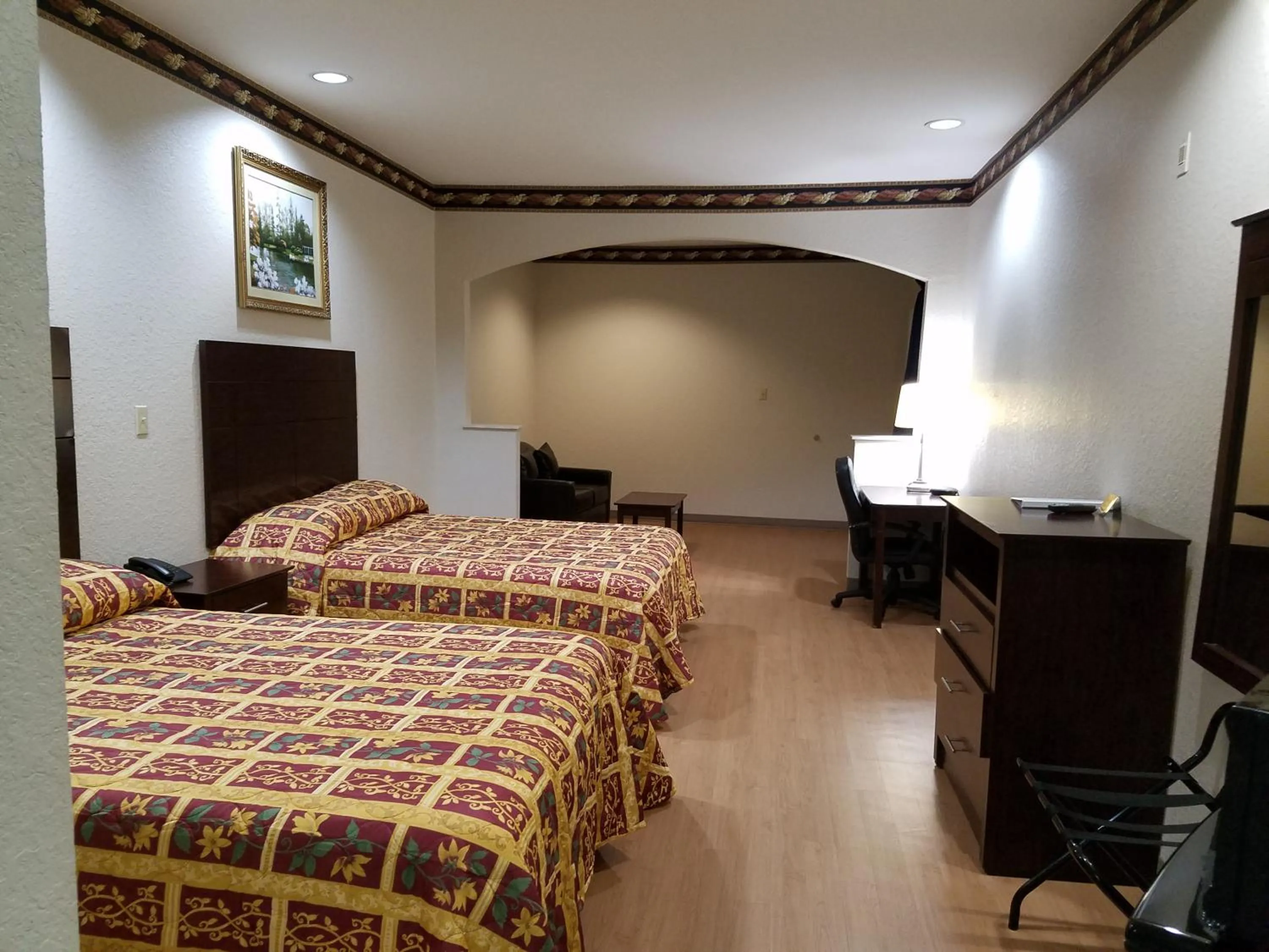 Bed in Scott Inn & Suites - Downtown Houston