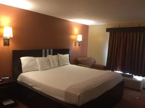 Bed in Americas Best Value Inn Caldwell