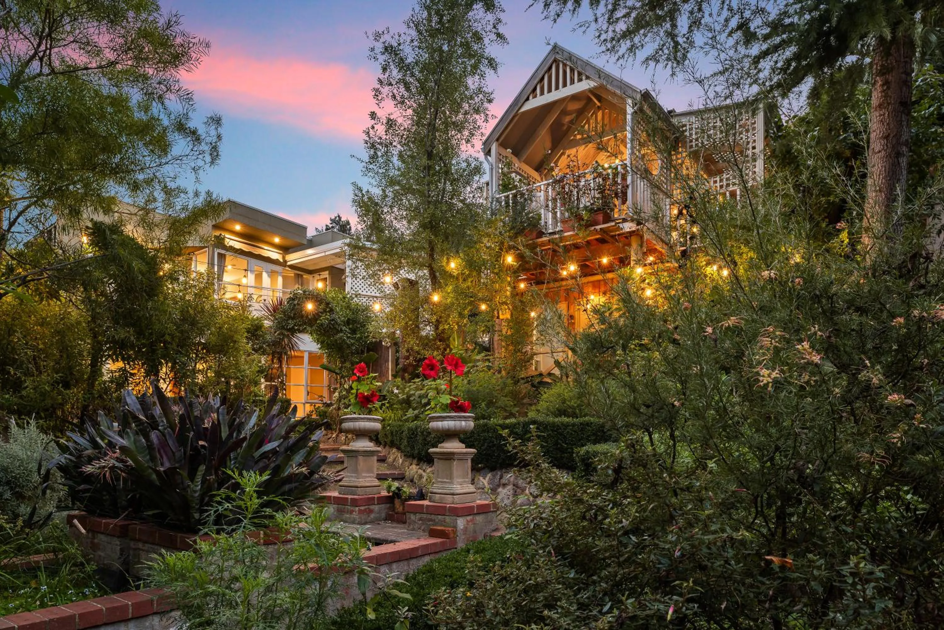 Garden in The Castle - Villa by the Sea