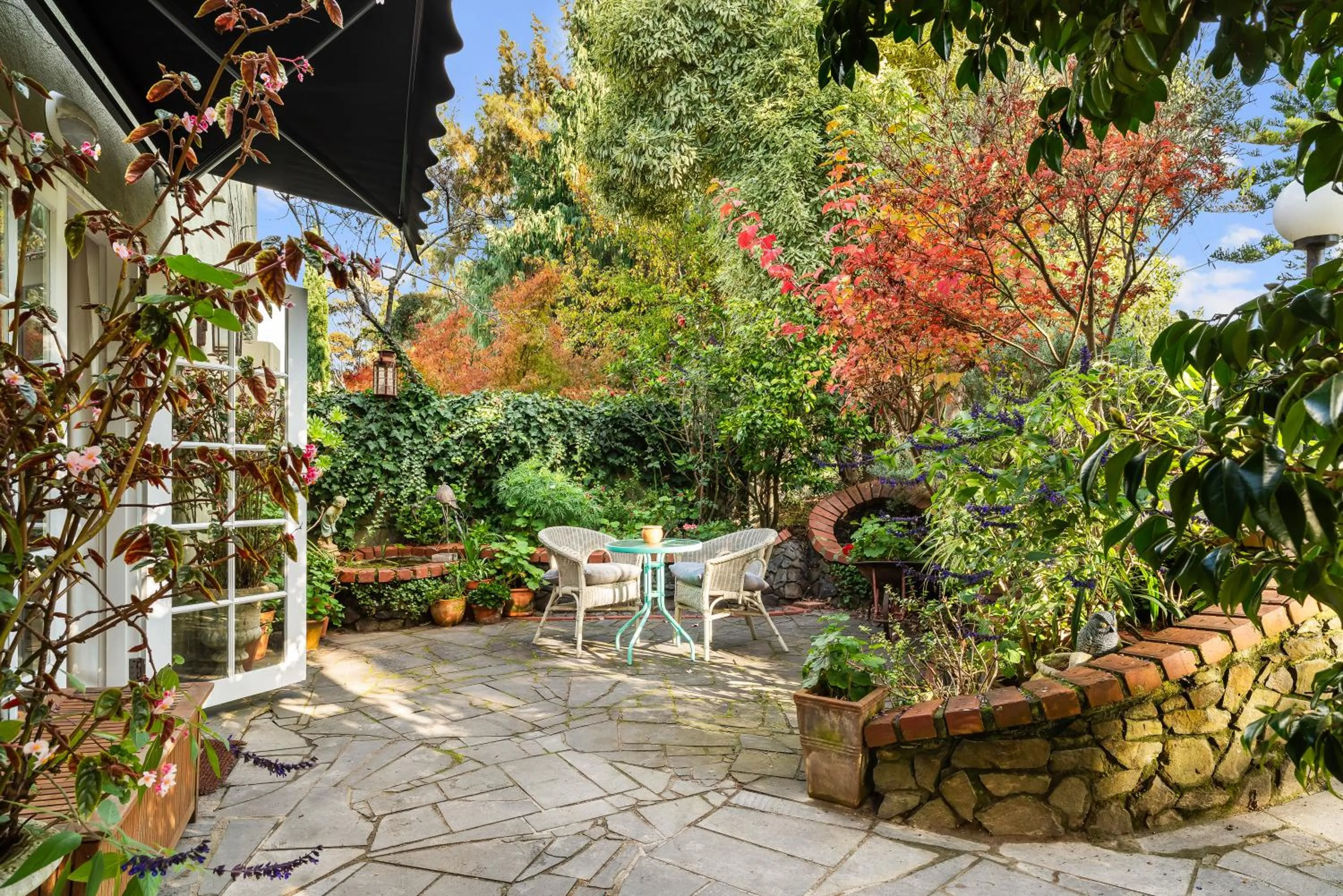 Garden in The Castle - Villa by the Sea