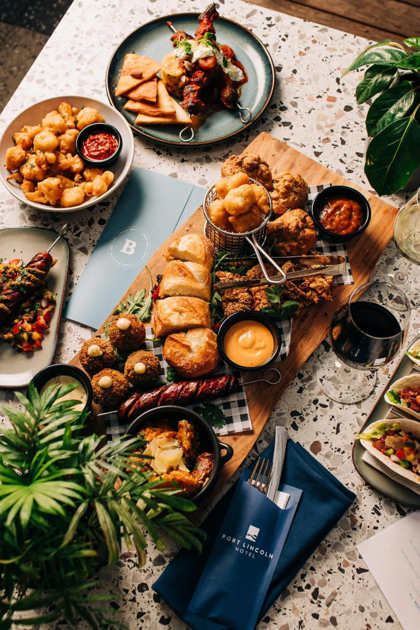 Restaurant/places to eat in Port Lincoln Hotel