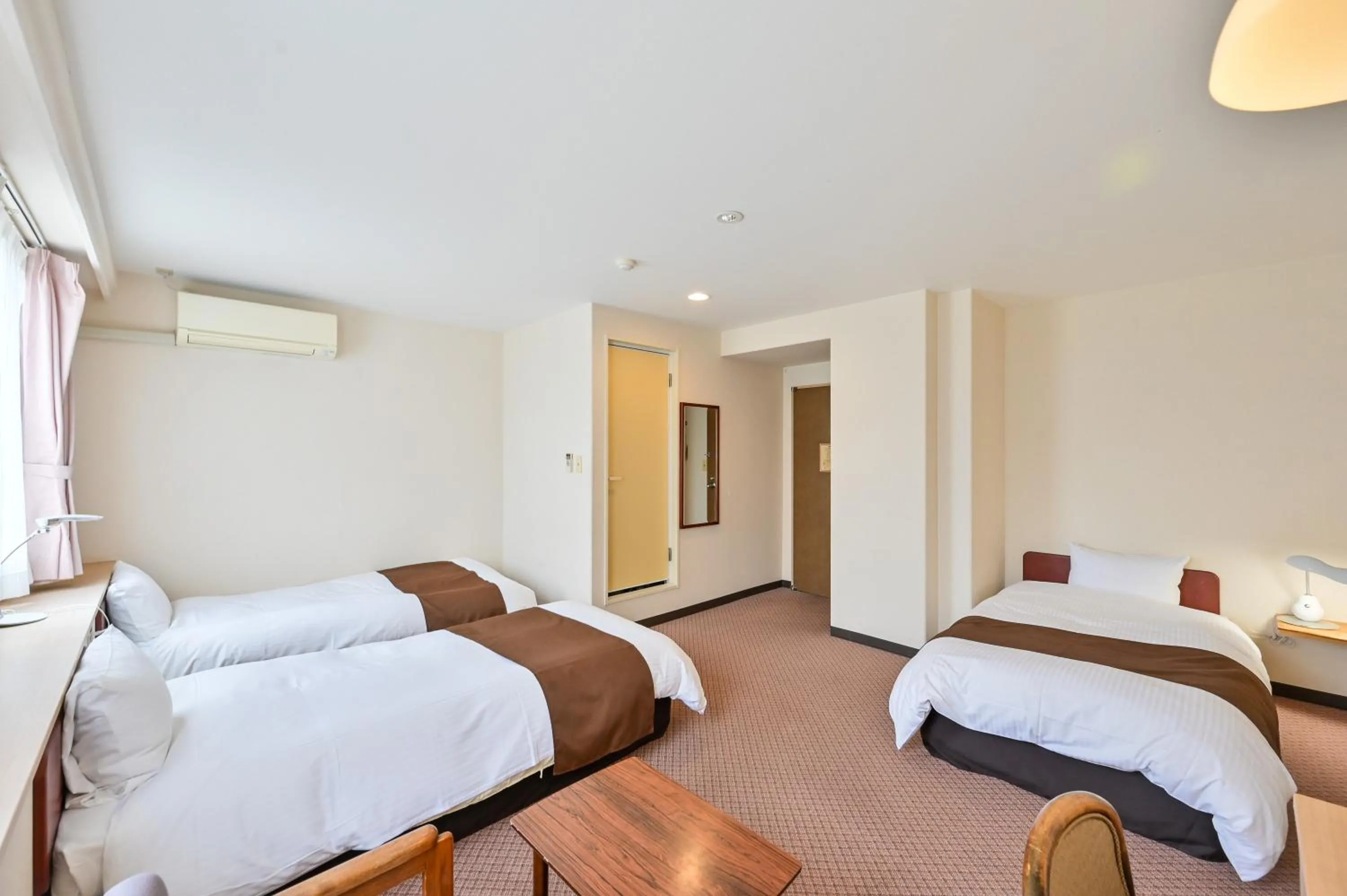 Photo of the whole room, Bed in Kagoshima Daiichi Hotel Kamoike