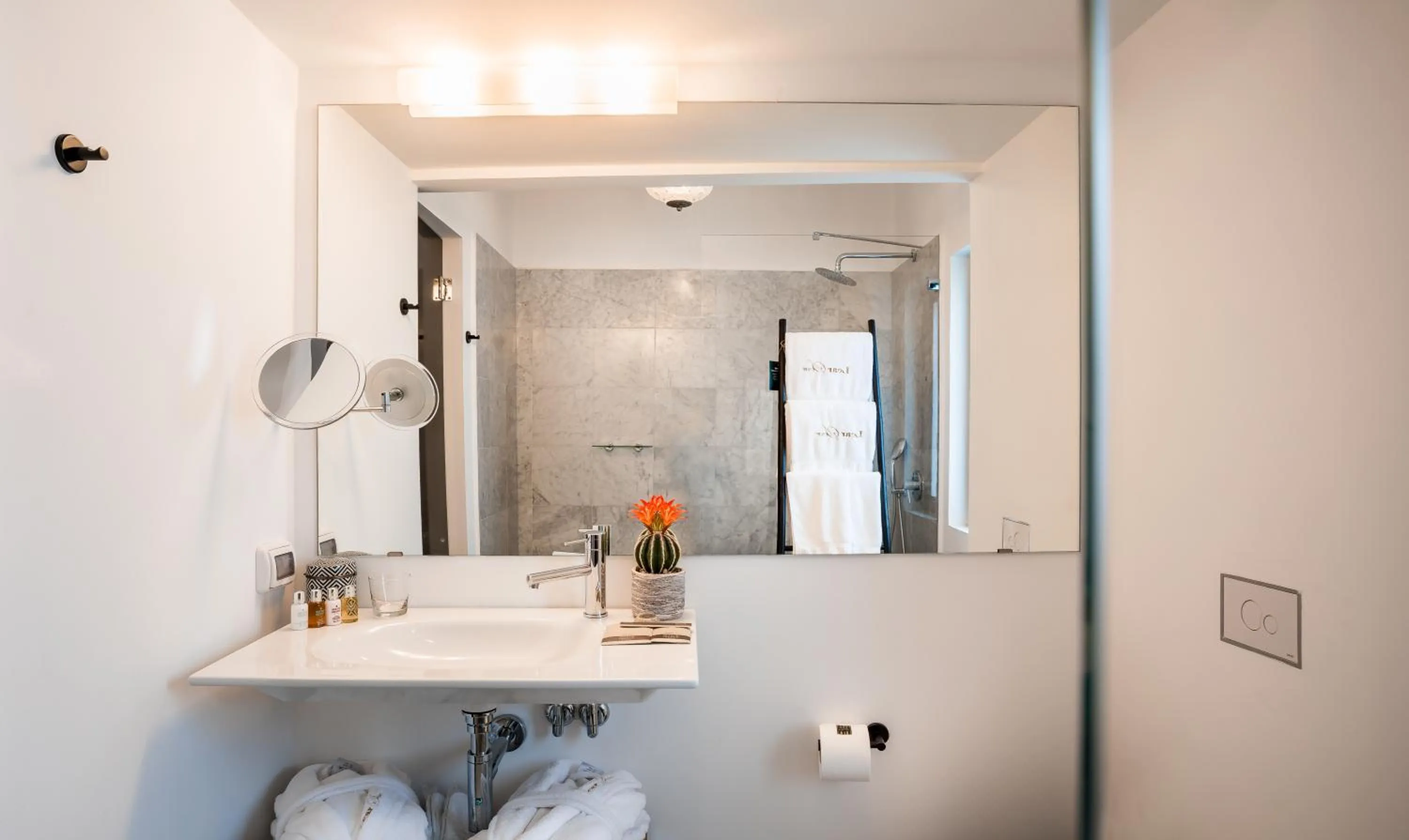 Bathroom in Lear Sense Hotel
