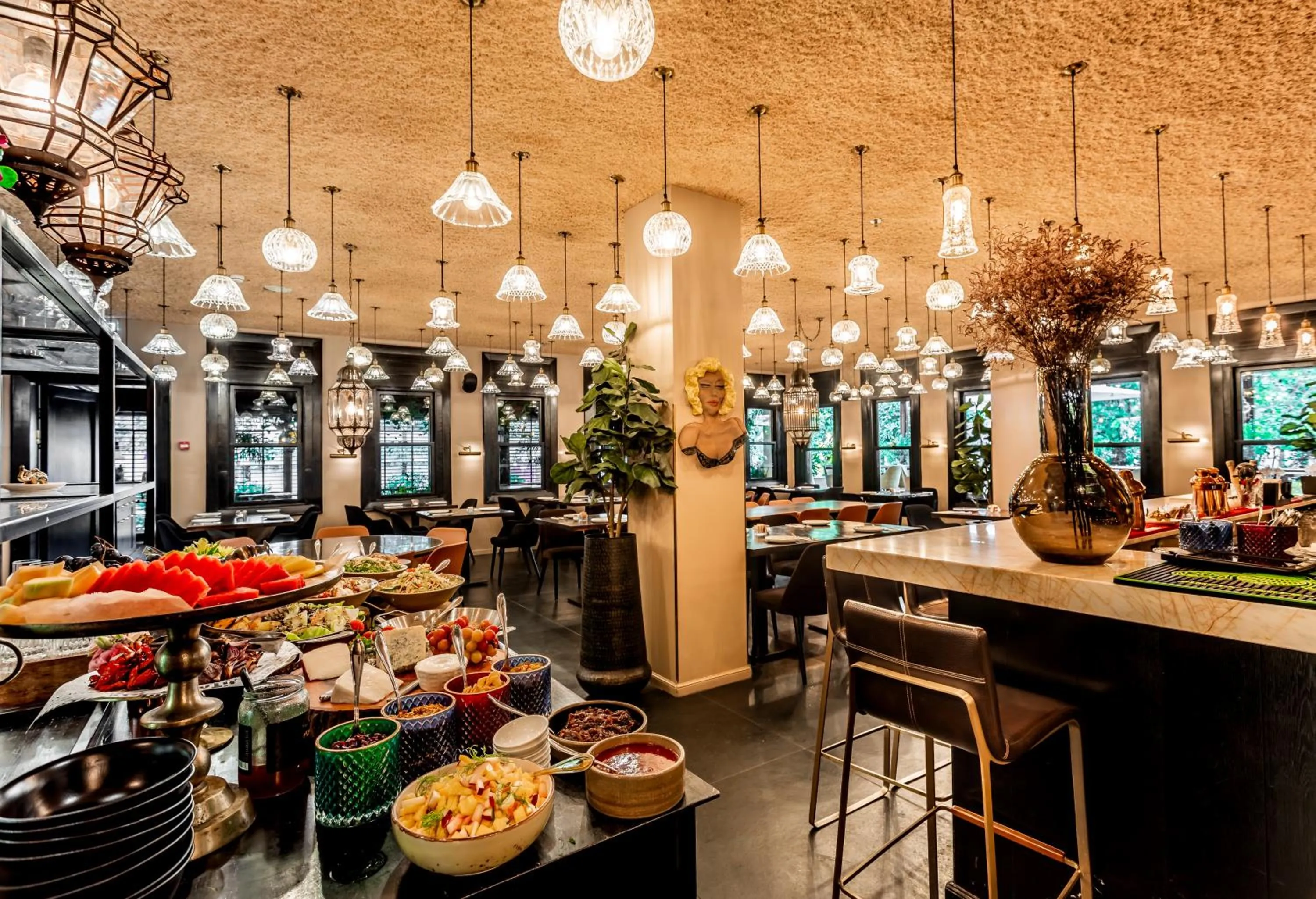 Buffet breakfast in Lear Sense Hotel