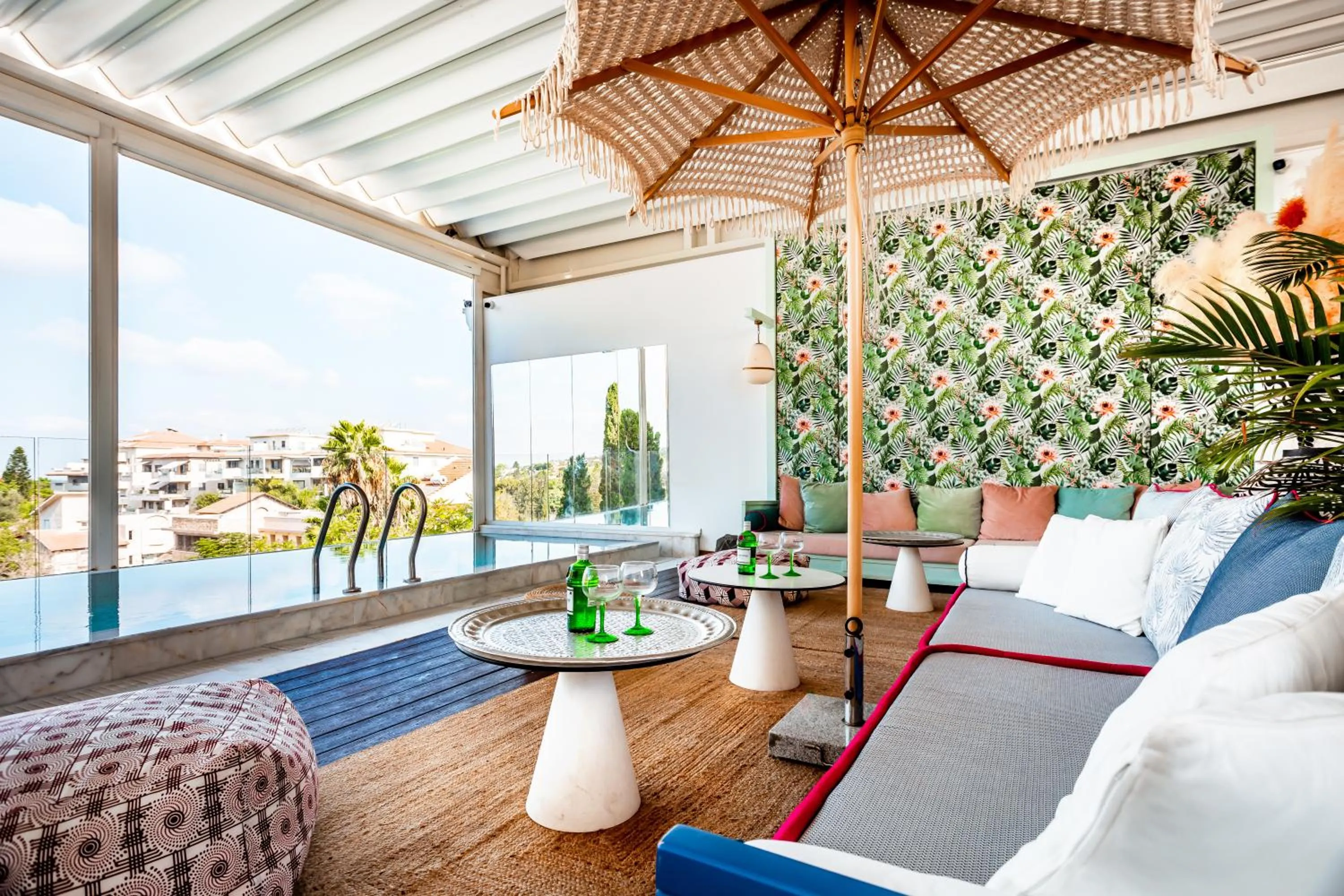 Swimming pool in Lear Sense Hotel