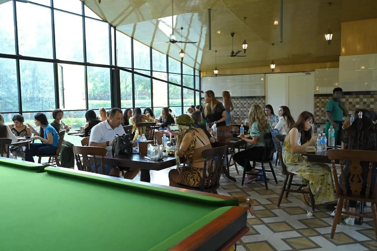 Restaurant/places to eat in Saj Vagamon Hideout