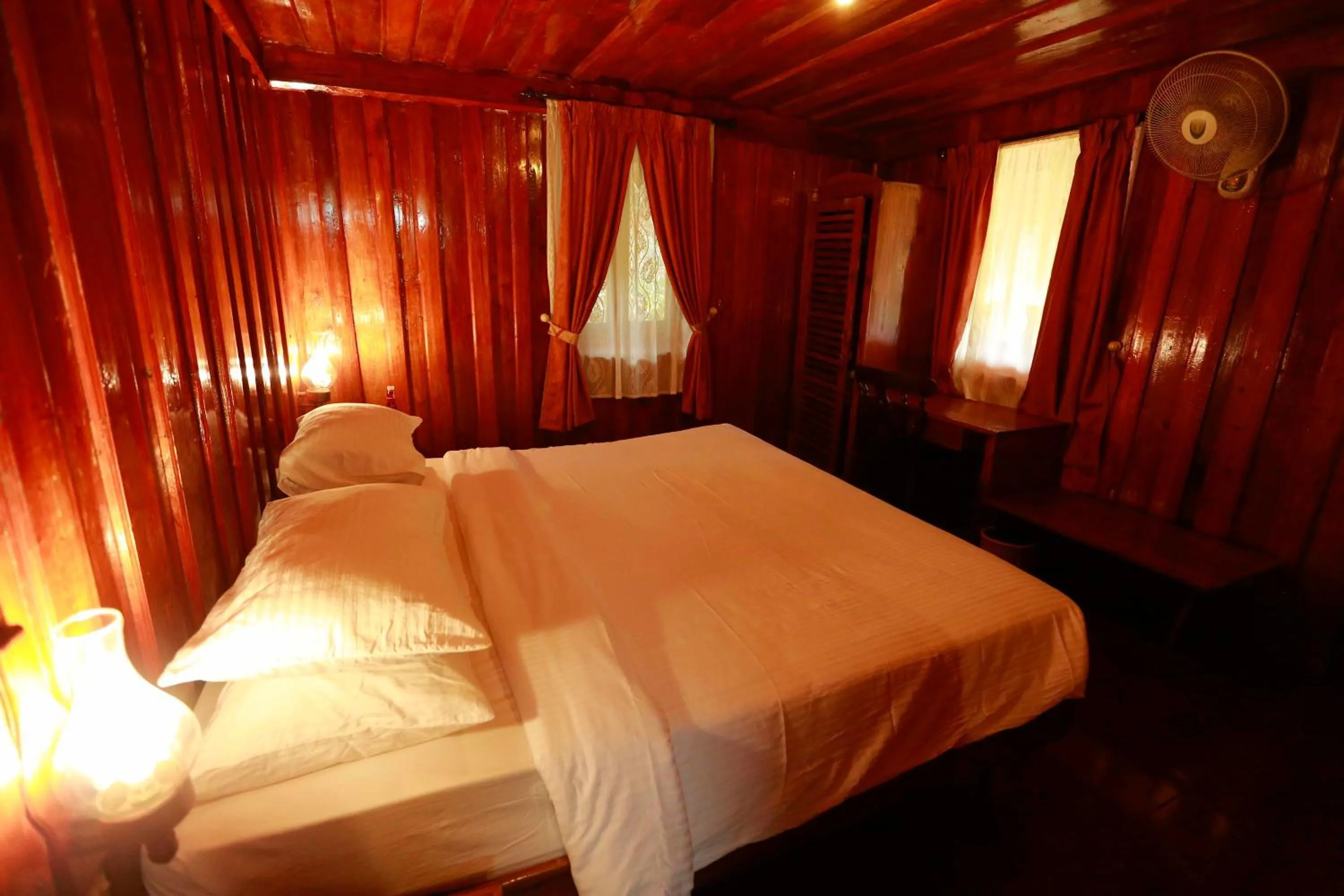 Bed in Saj Vagamon Hideout