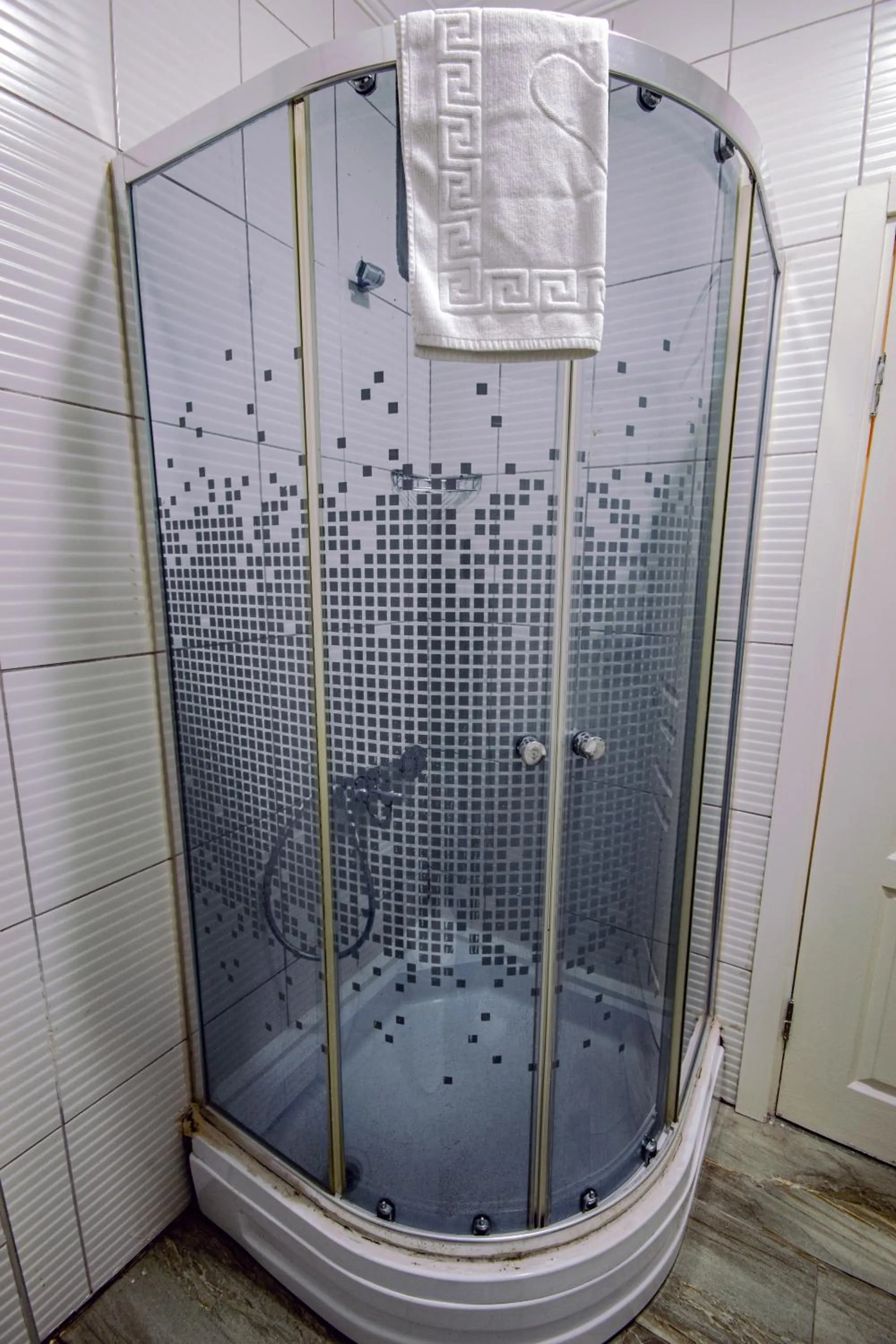 Shower in IQ Hotel Beyoğlu