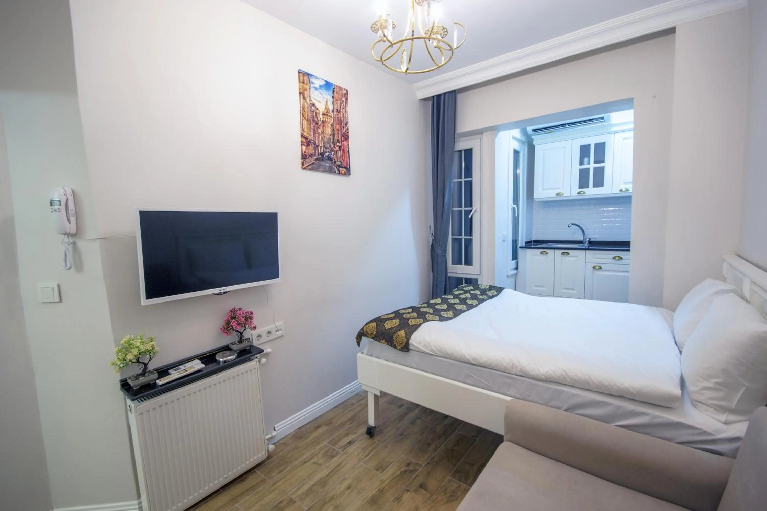 Bed in IQ Hotel Beyoğlu