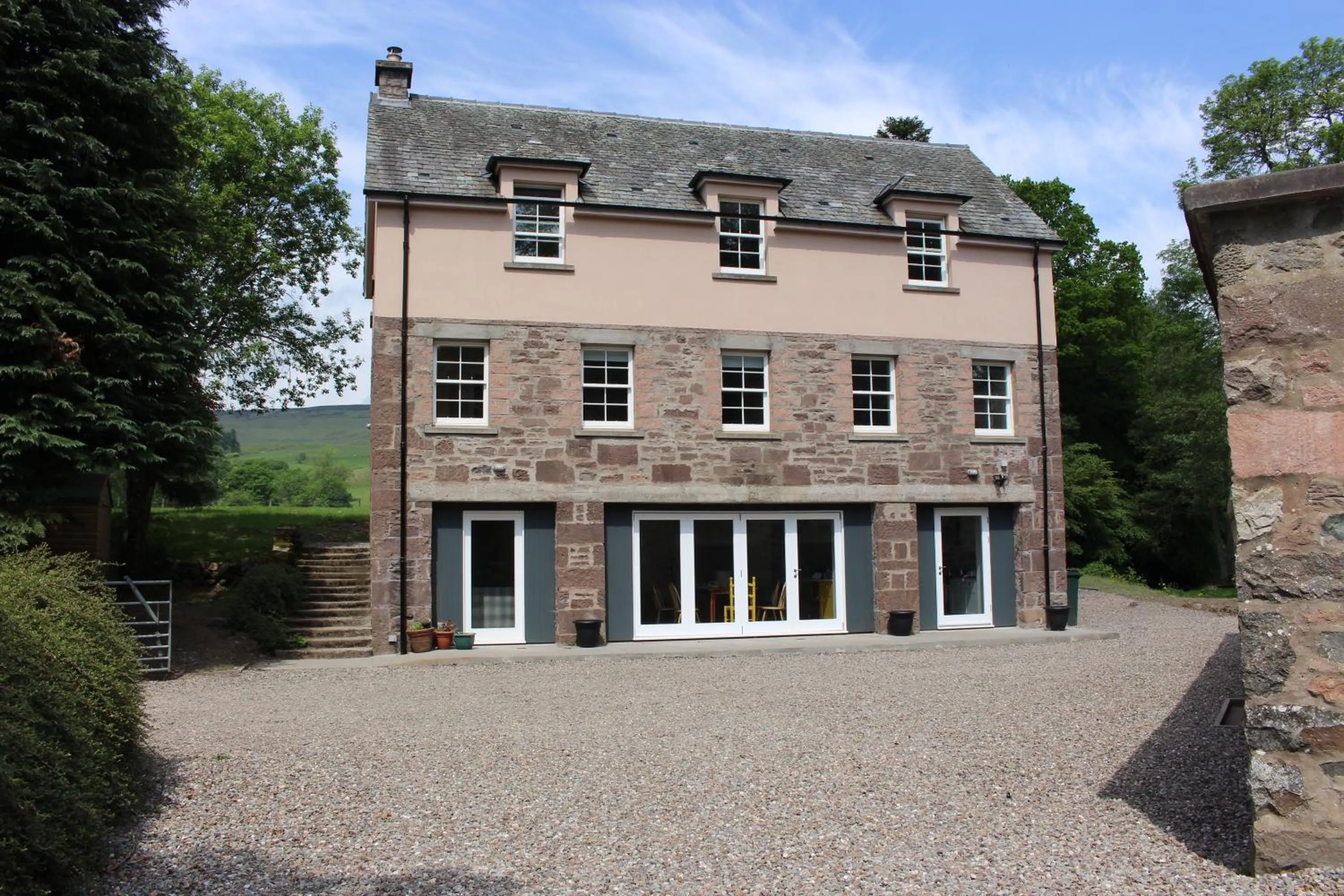 Property building in Mill House Monzie