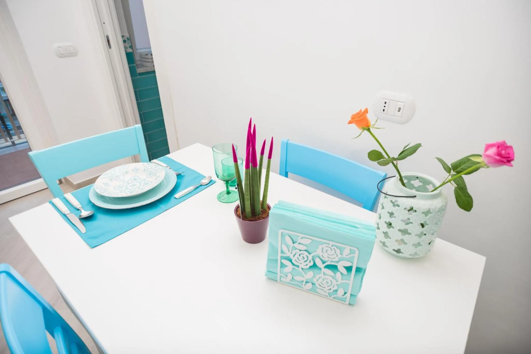 Dining area in Chiaro di Luna