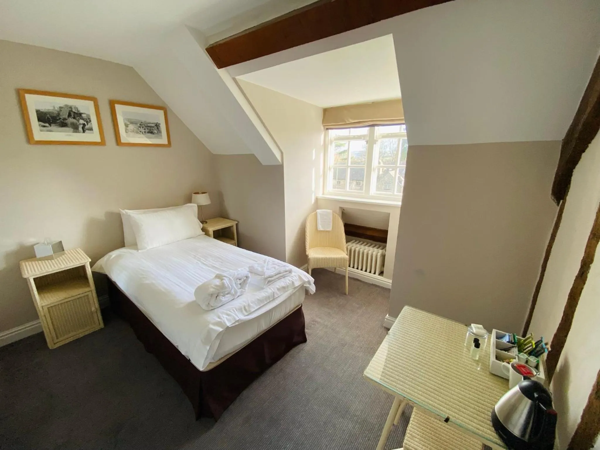 Bedroom, Bed in Dartington Hall