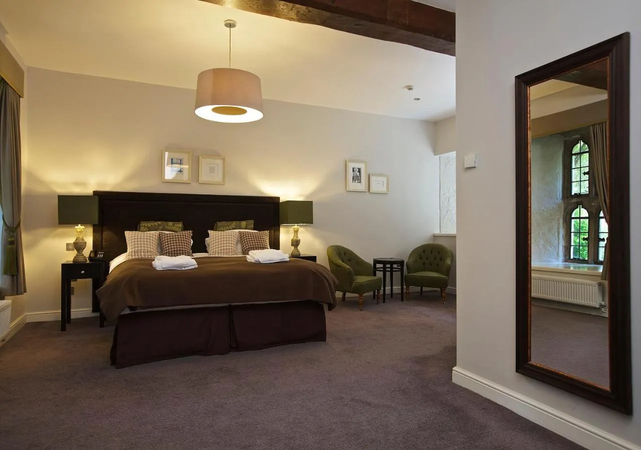 Bedroom, Bed in Dartington Hall