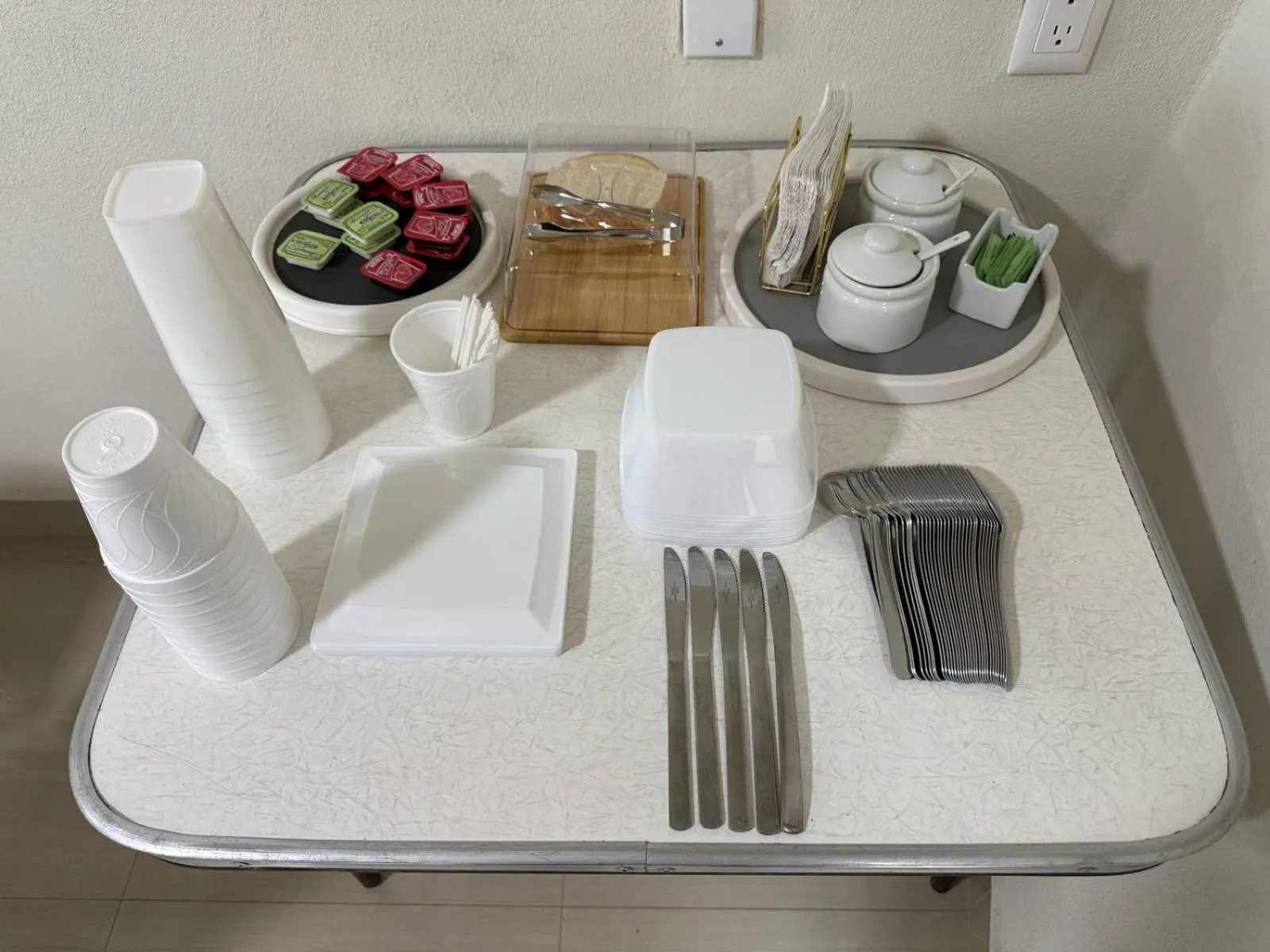 Continental breakfast in Hotel Arbis