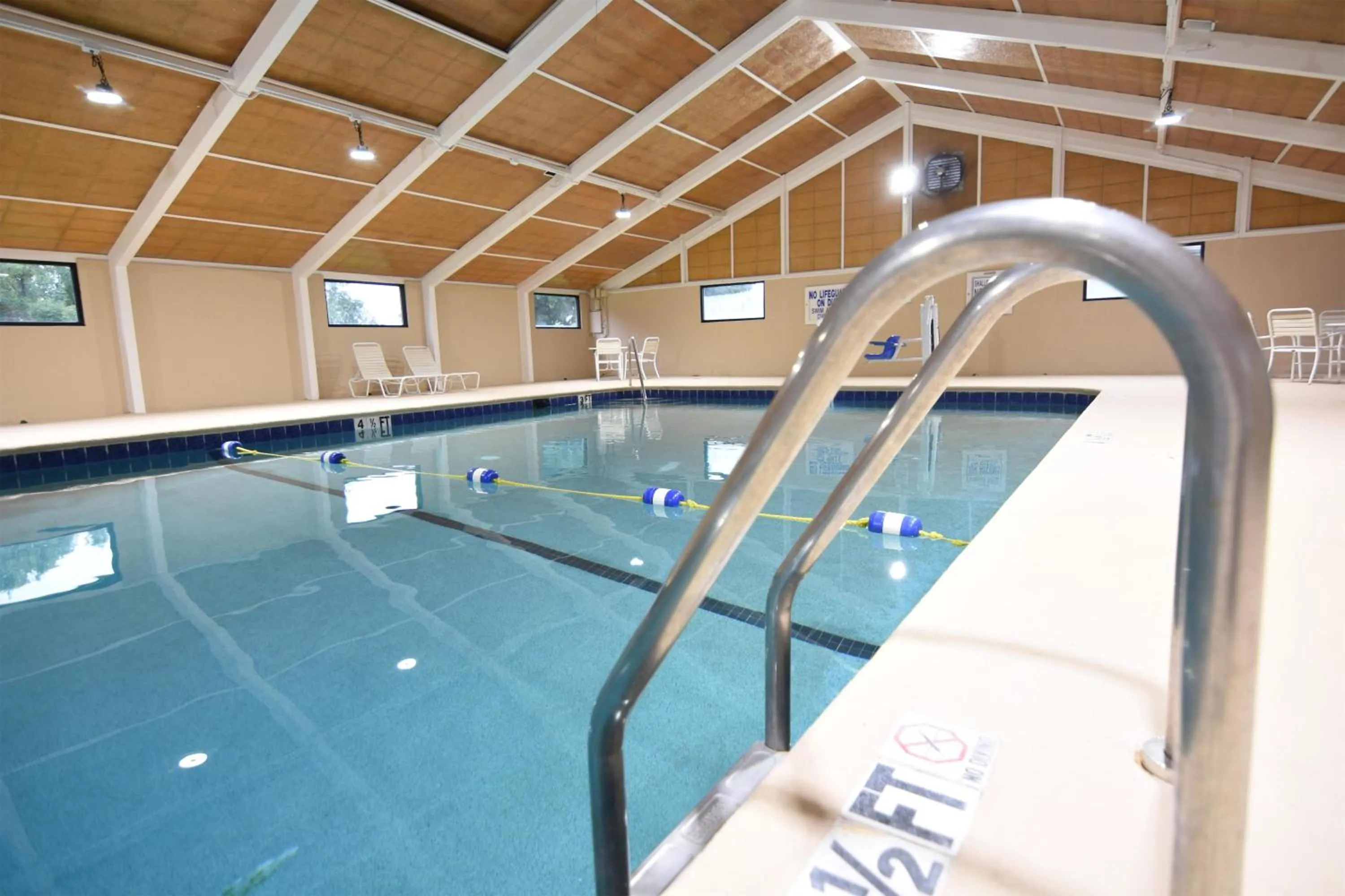 Pool view in Best Western Point South