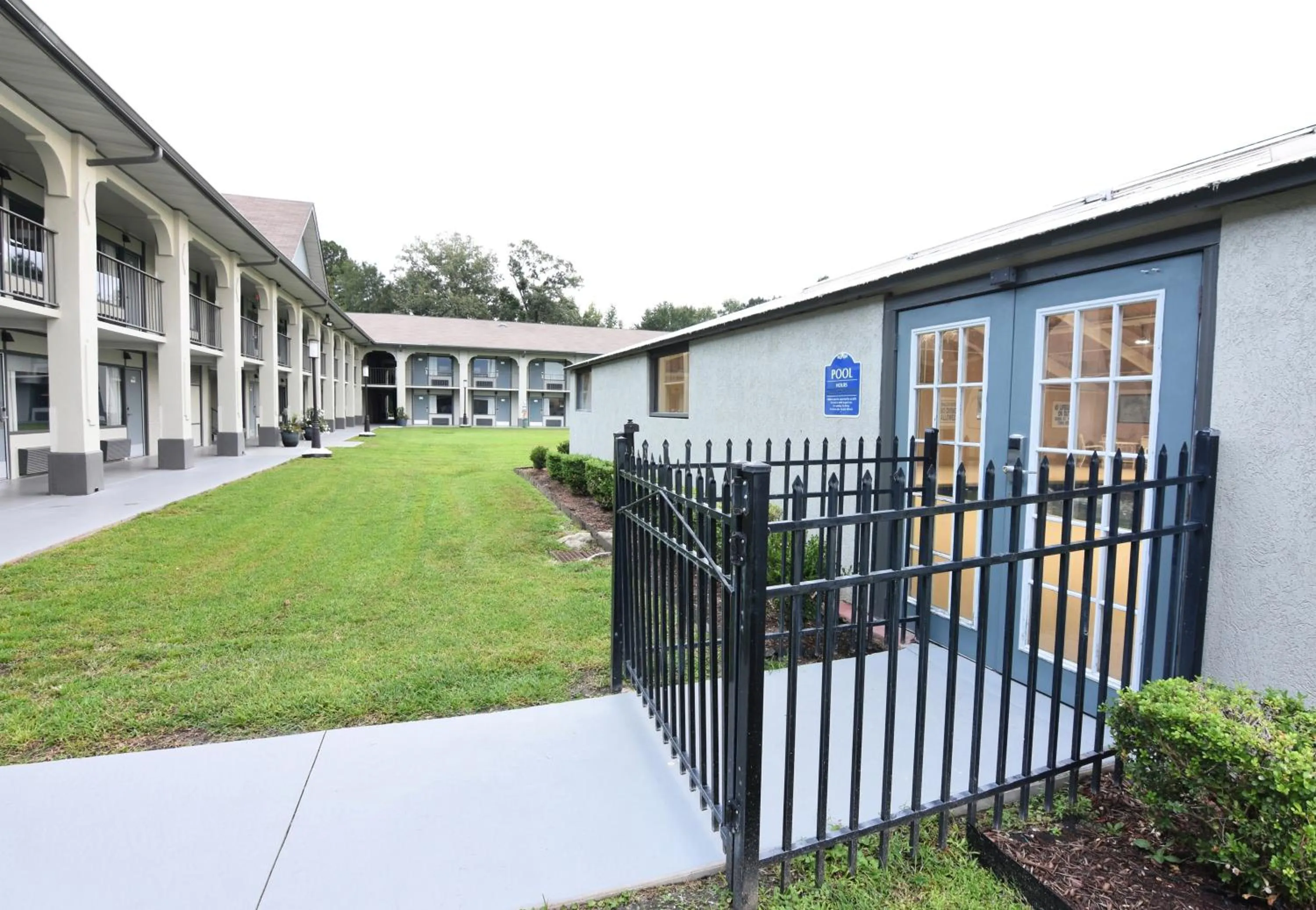 Property building in Best Western Point South