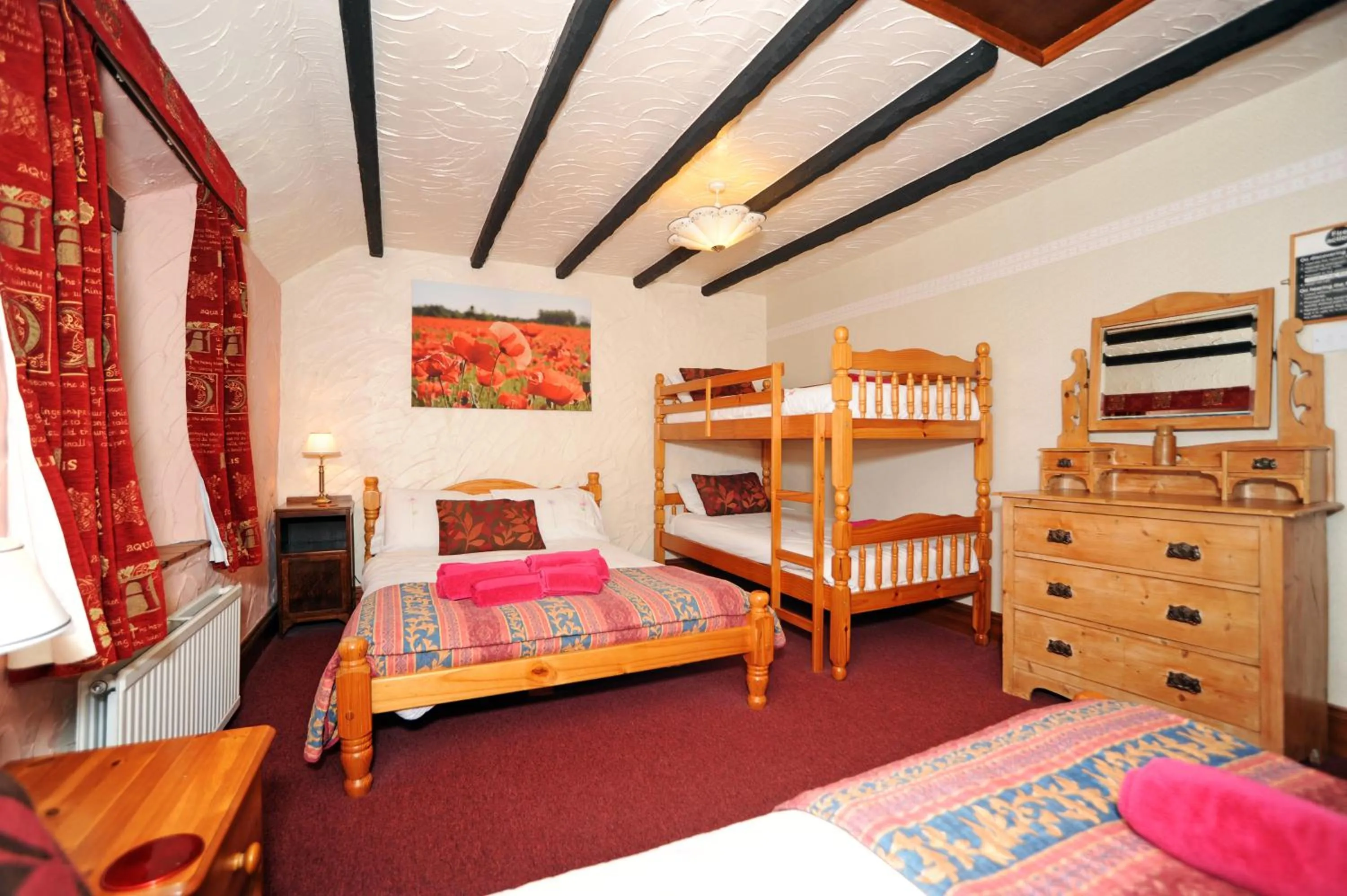 Bedroom, Bed in The West Country Inn