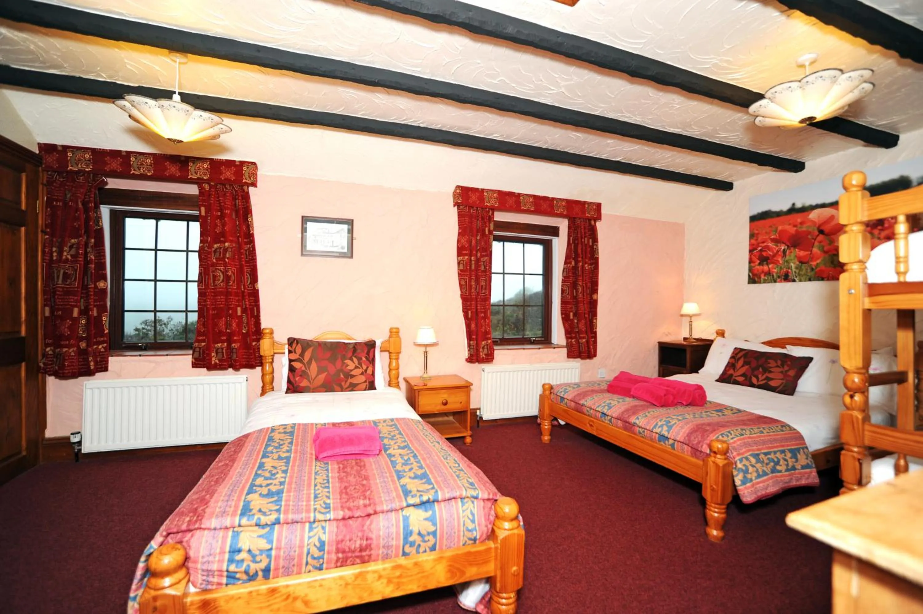 Bedroom, Bed in The West Country Inn