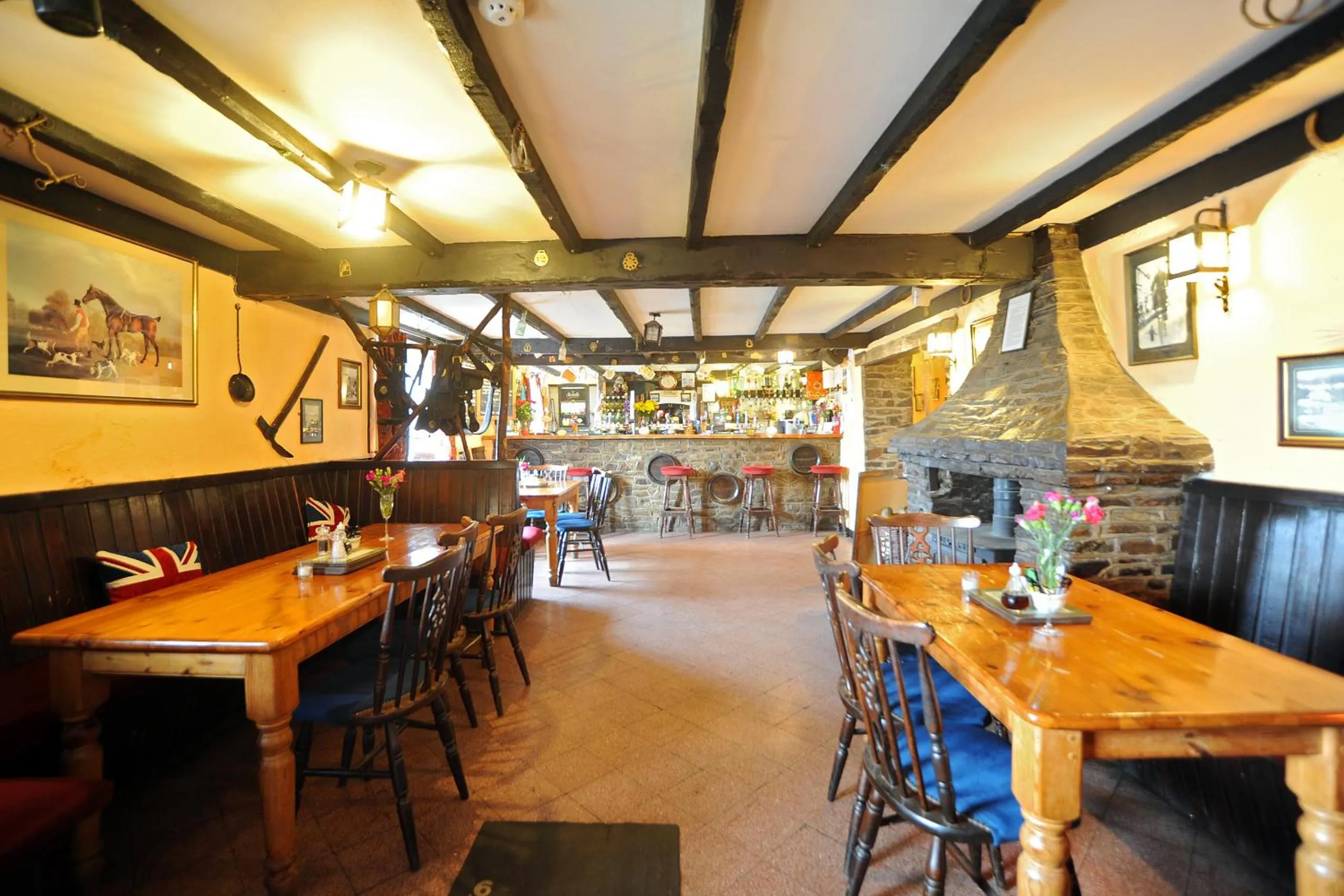 Restaurant/places to eat in The West Country Inn