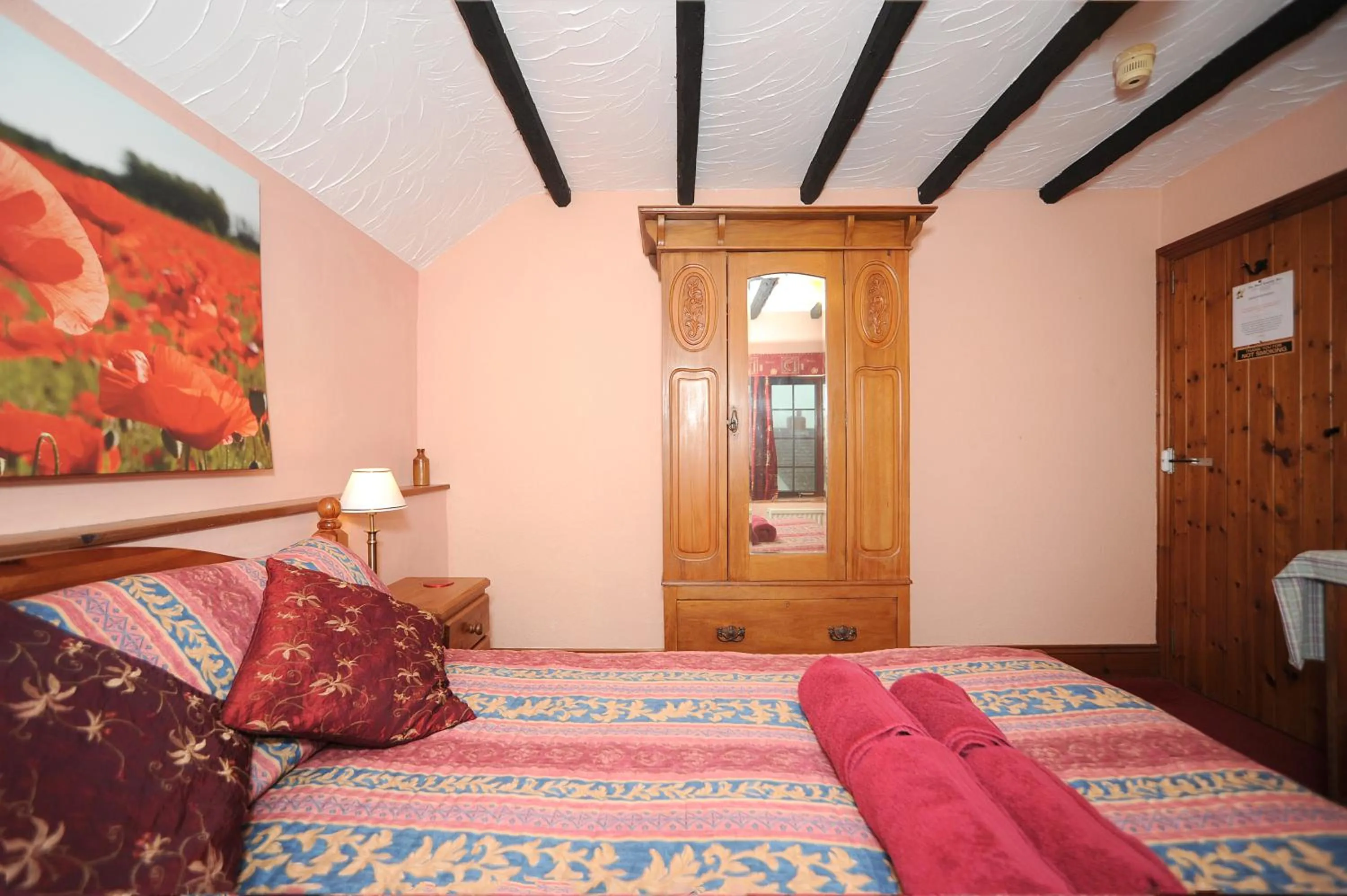 Bedroom, Bed in The West Country Inn