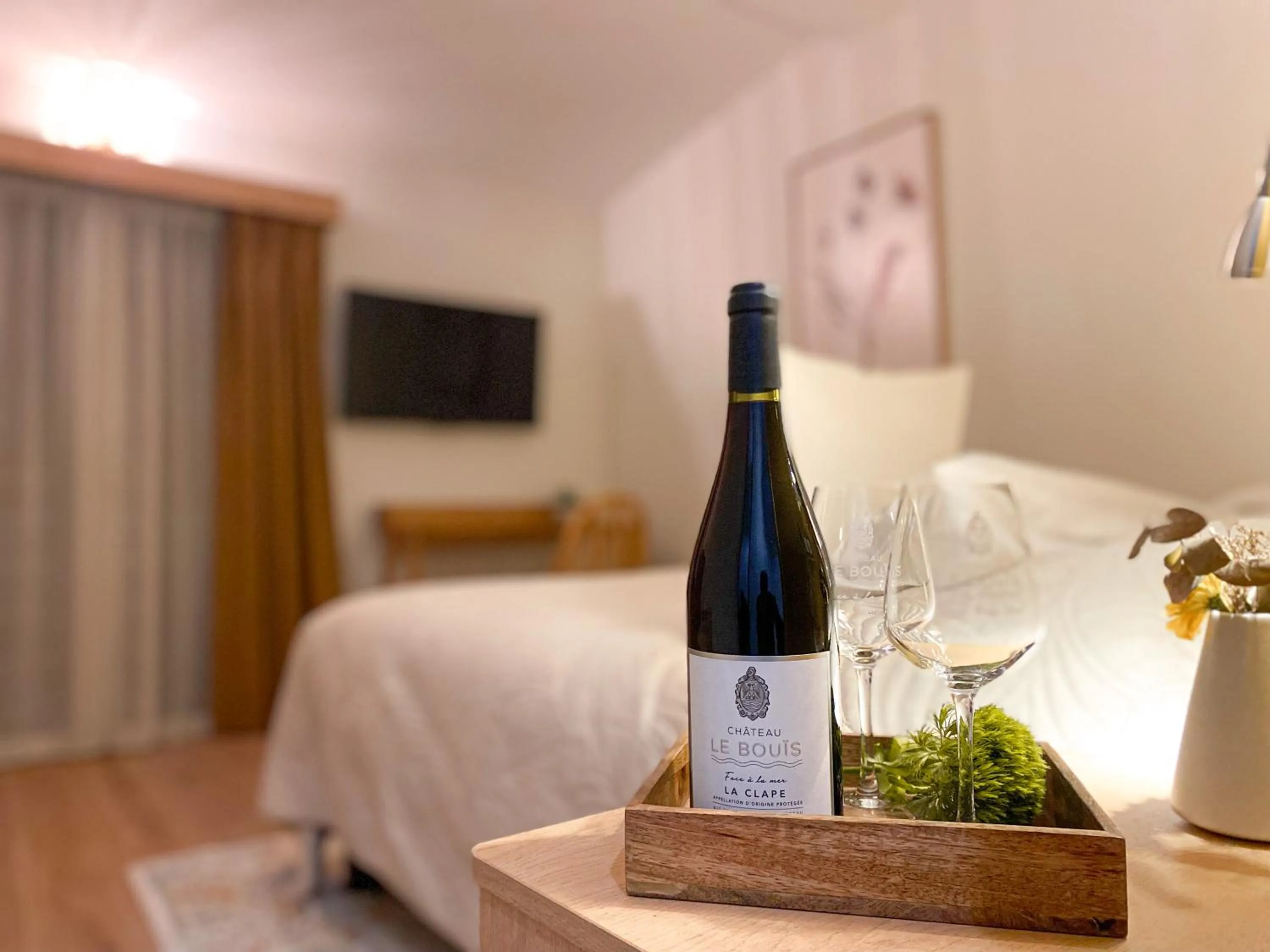 Bedroom, Bed in Château le Bouïs