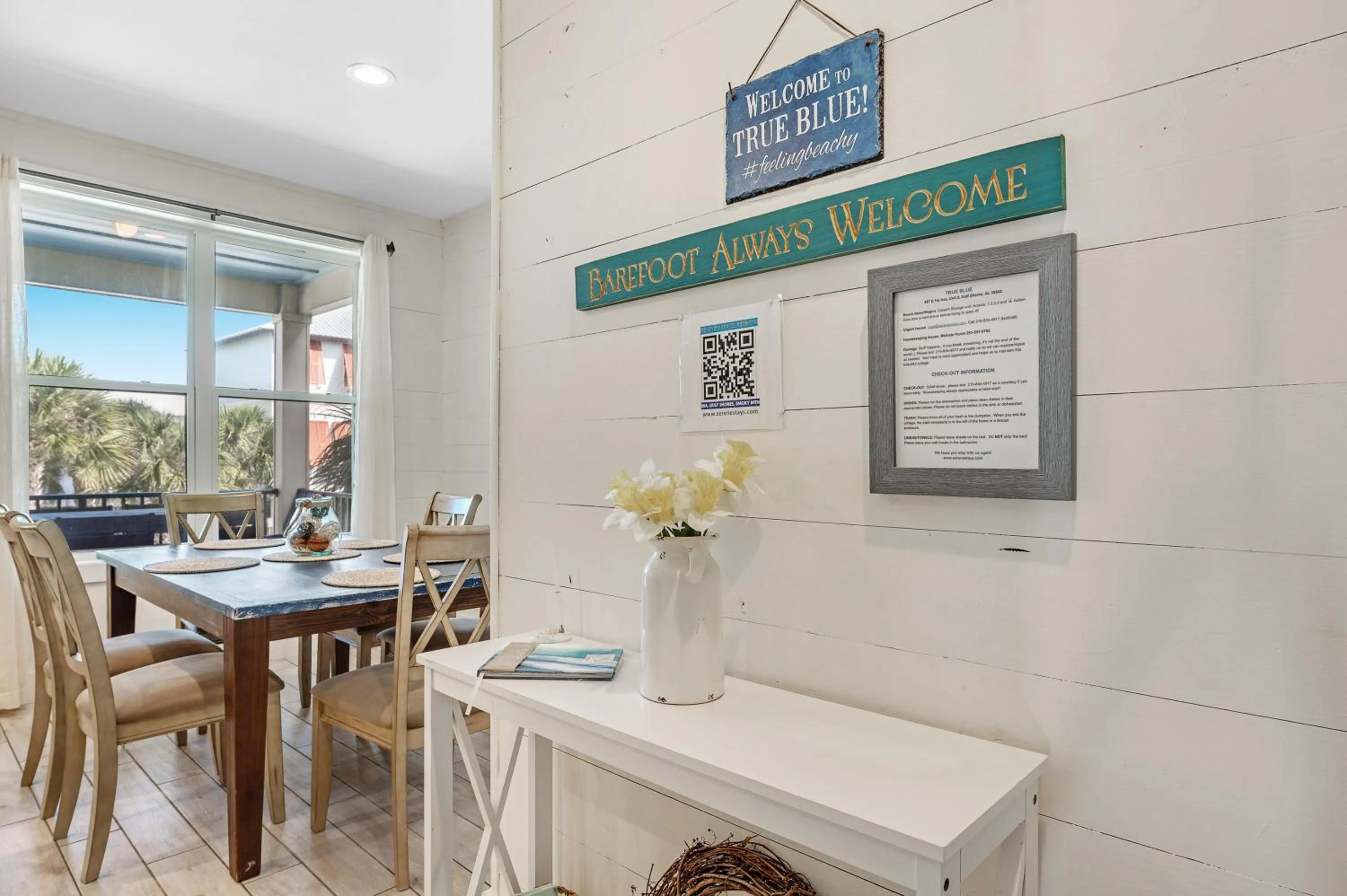 Decorative detail in TRUE BLUE-Coastal cottage-3 min walk to beach! POOL!