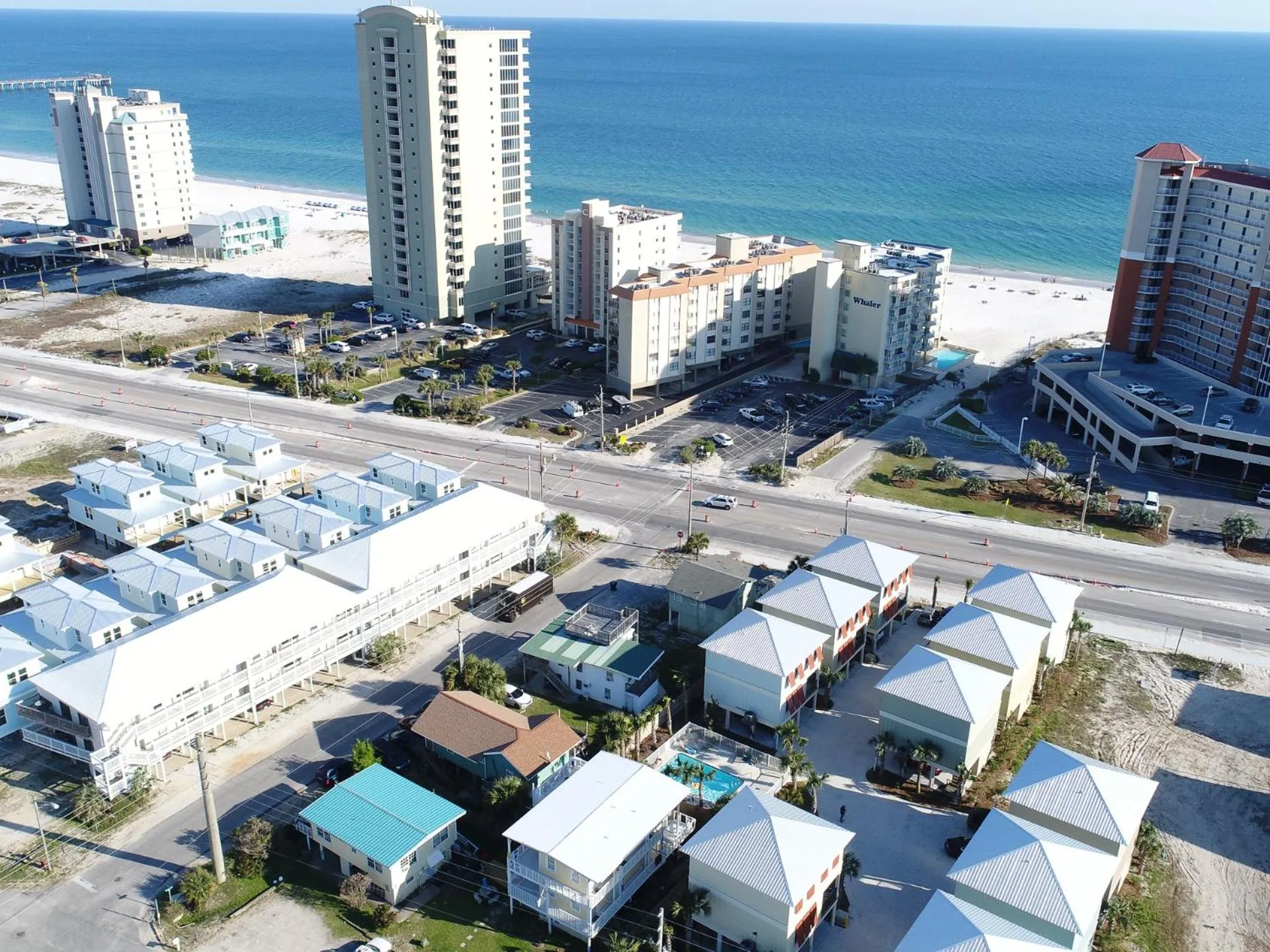 Neighbourhood in TRUE BLUE-Coastal cottage-3 min walk to beach! POOL!