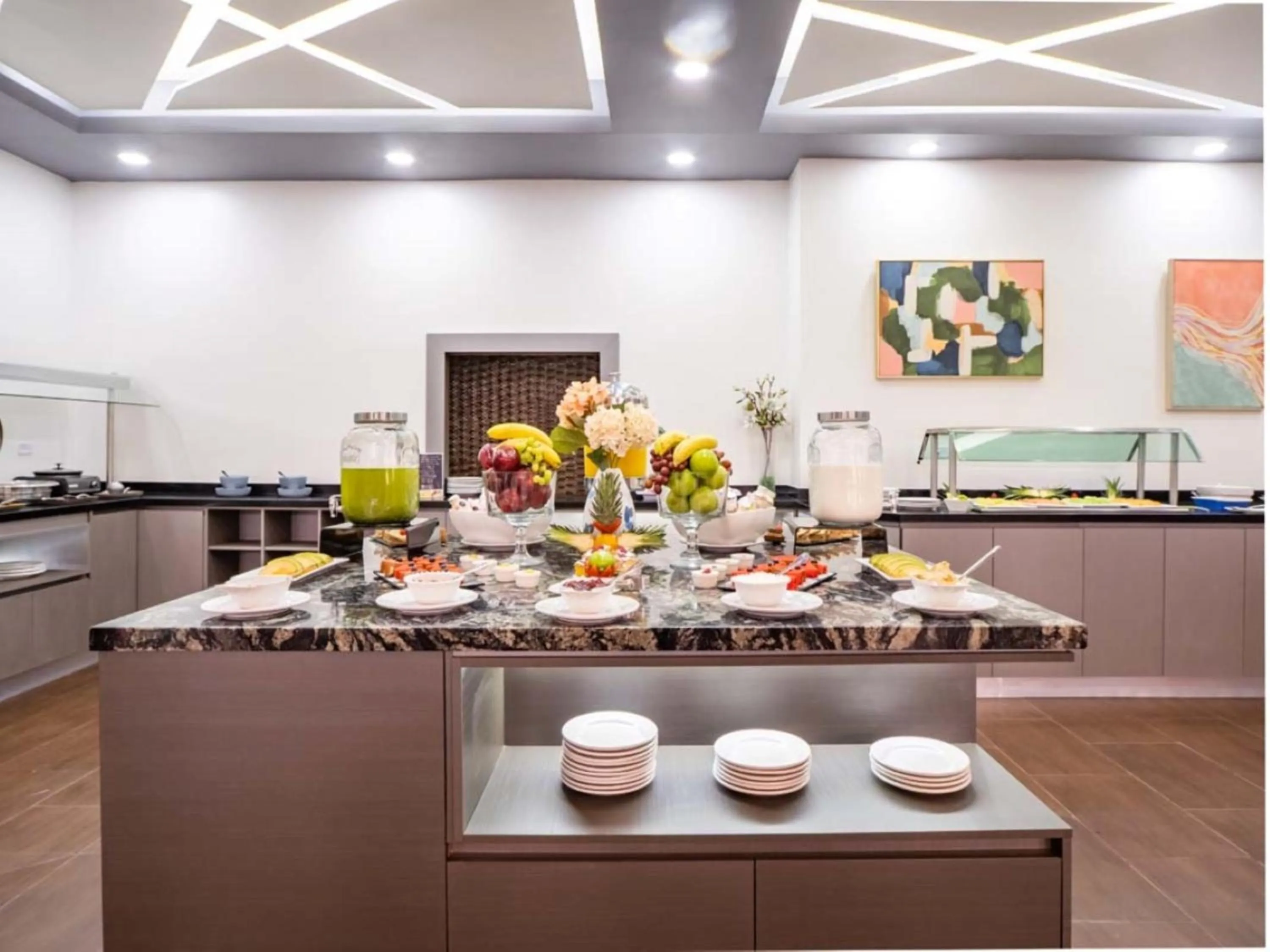 Buffet breakfast in Krystal Urban Monterrey San Jeronimo