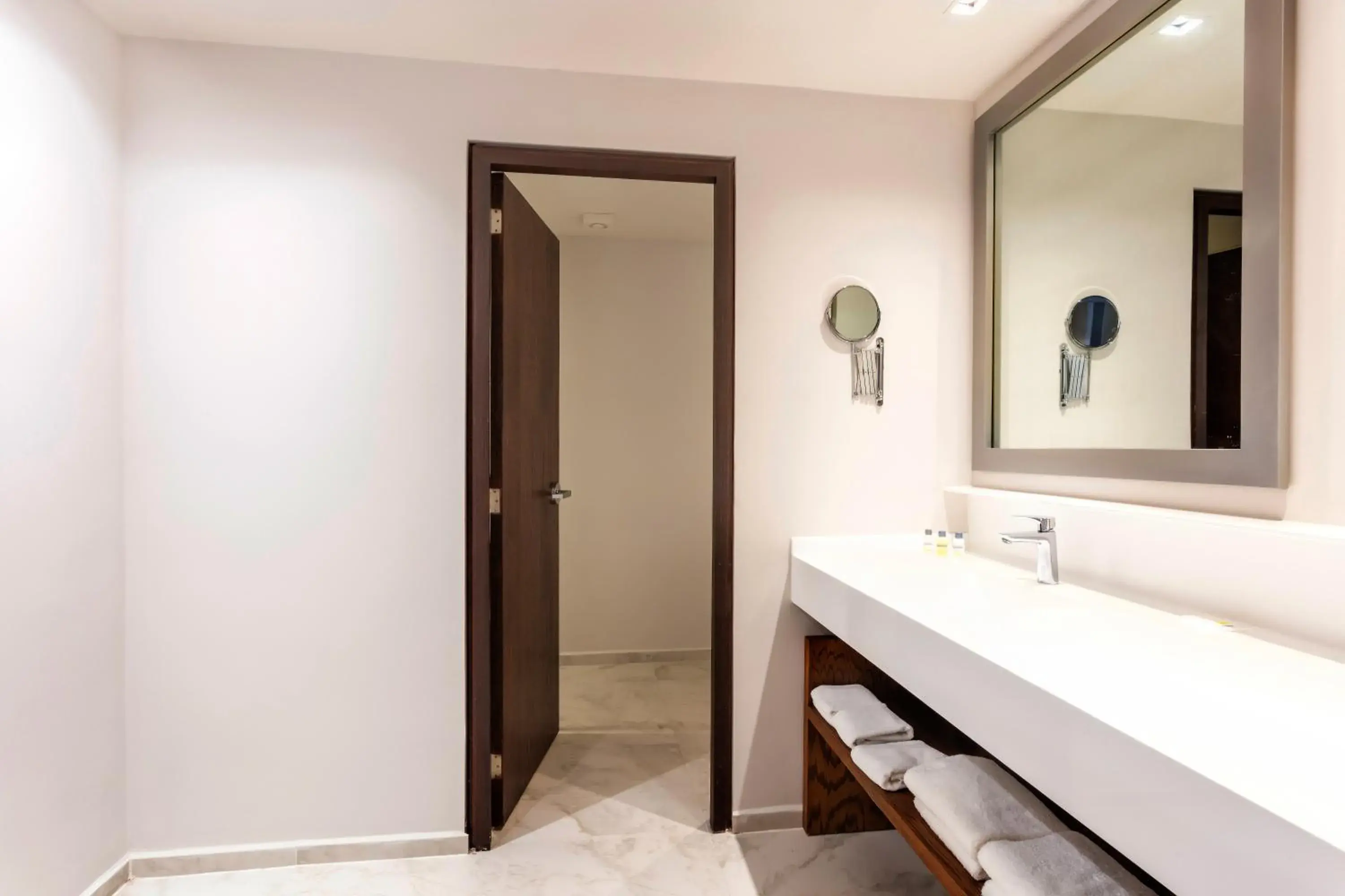 Superior Double Room with Two Double Beds in Krystal Urban Monterrey San Jeronimo Superior Double Room with Two Double Beds in Krystal Urban Monterrey San Jeronimo