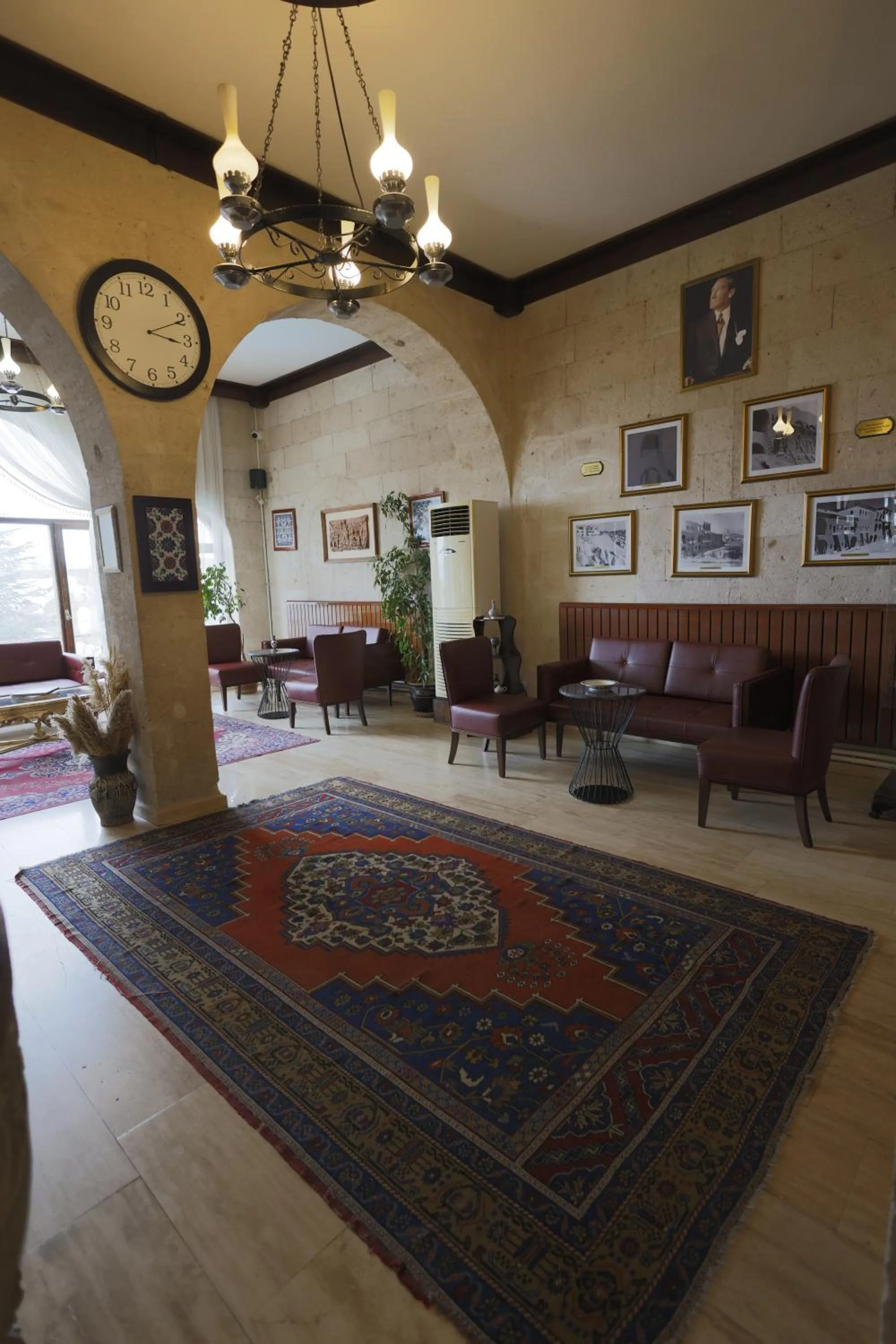 Seating area in Uchisar Kaya Otel