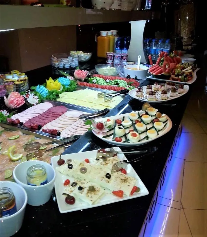 Buffet breakfast in M&A Cityhotel Hildesheim