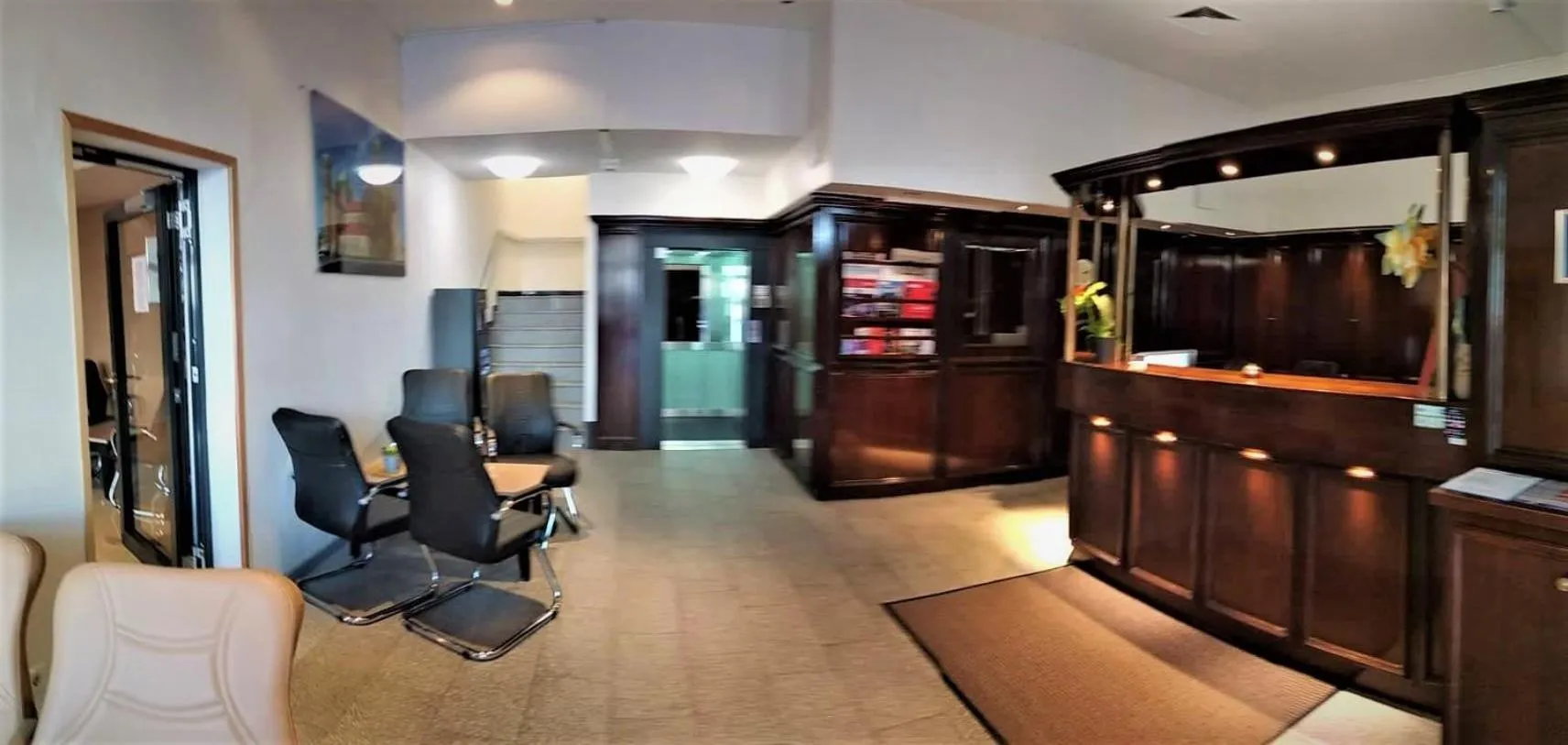 Lobby or reception in M&A Cityhotel Hildesheim