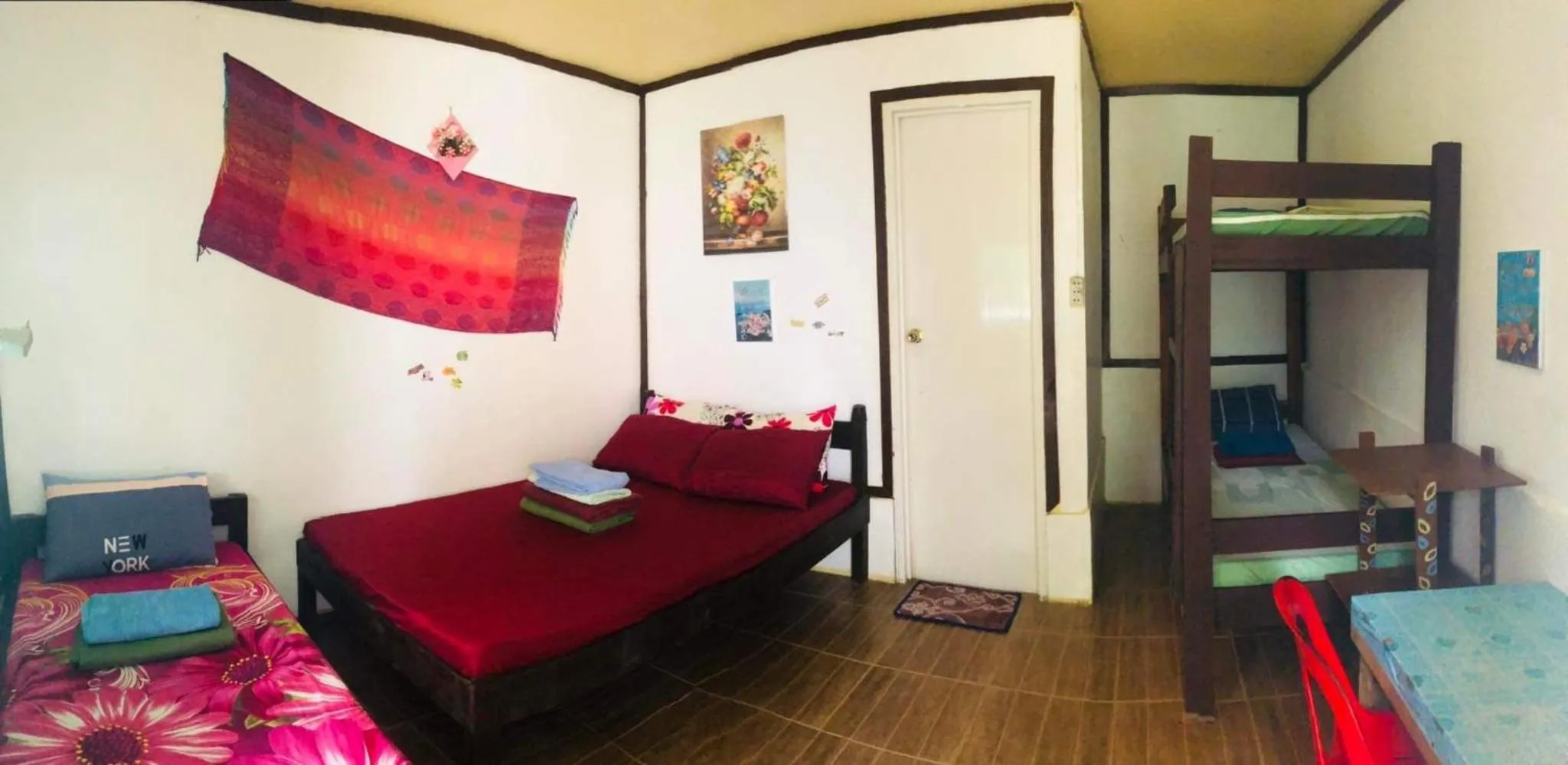 Photo of the whole room, Bed in Sun Valley Hostel