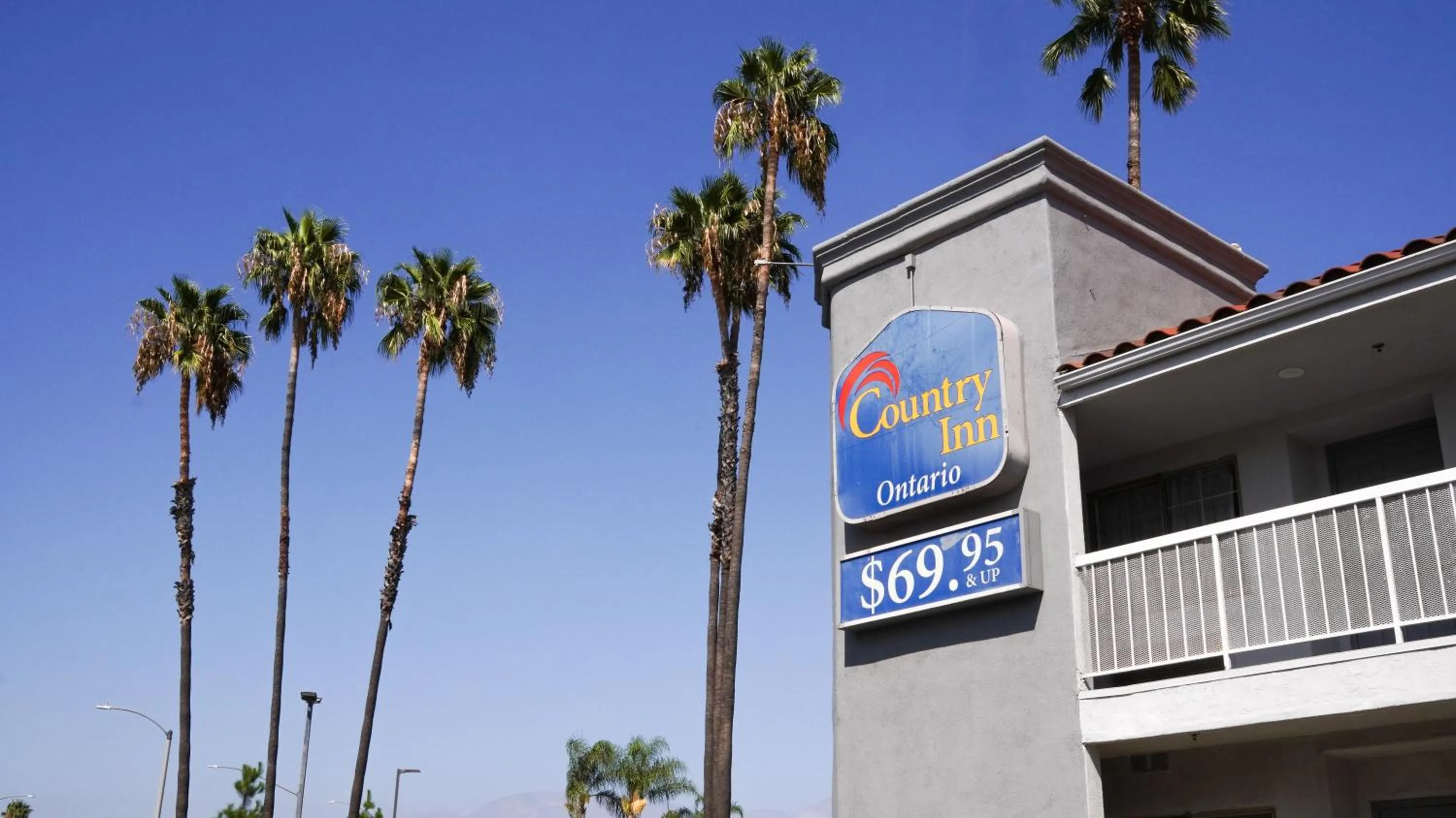 Property building in Country Inn Ontario